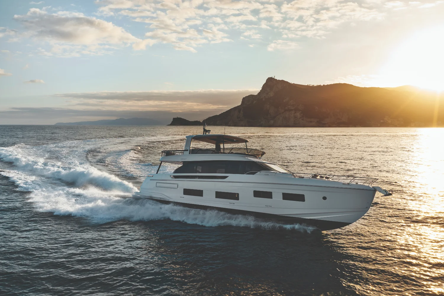 2027 Azimut Fly 82 Image Thumbnail #1