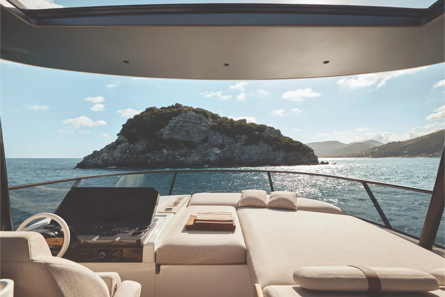 2027 Azimut Fly 82 Image Thumbnail #11