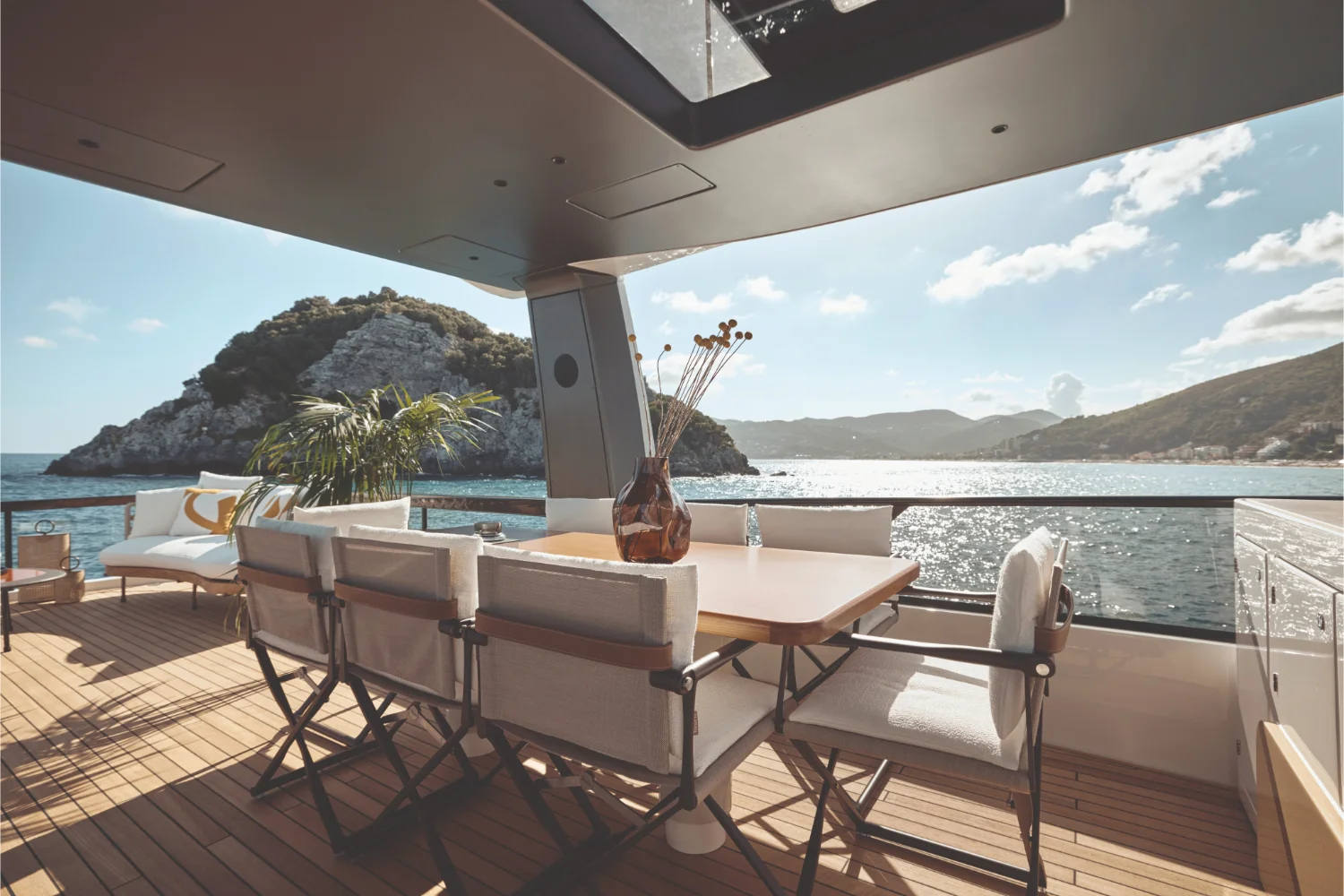 2027 Azimut Fly 82 Image Thumbnail #13