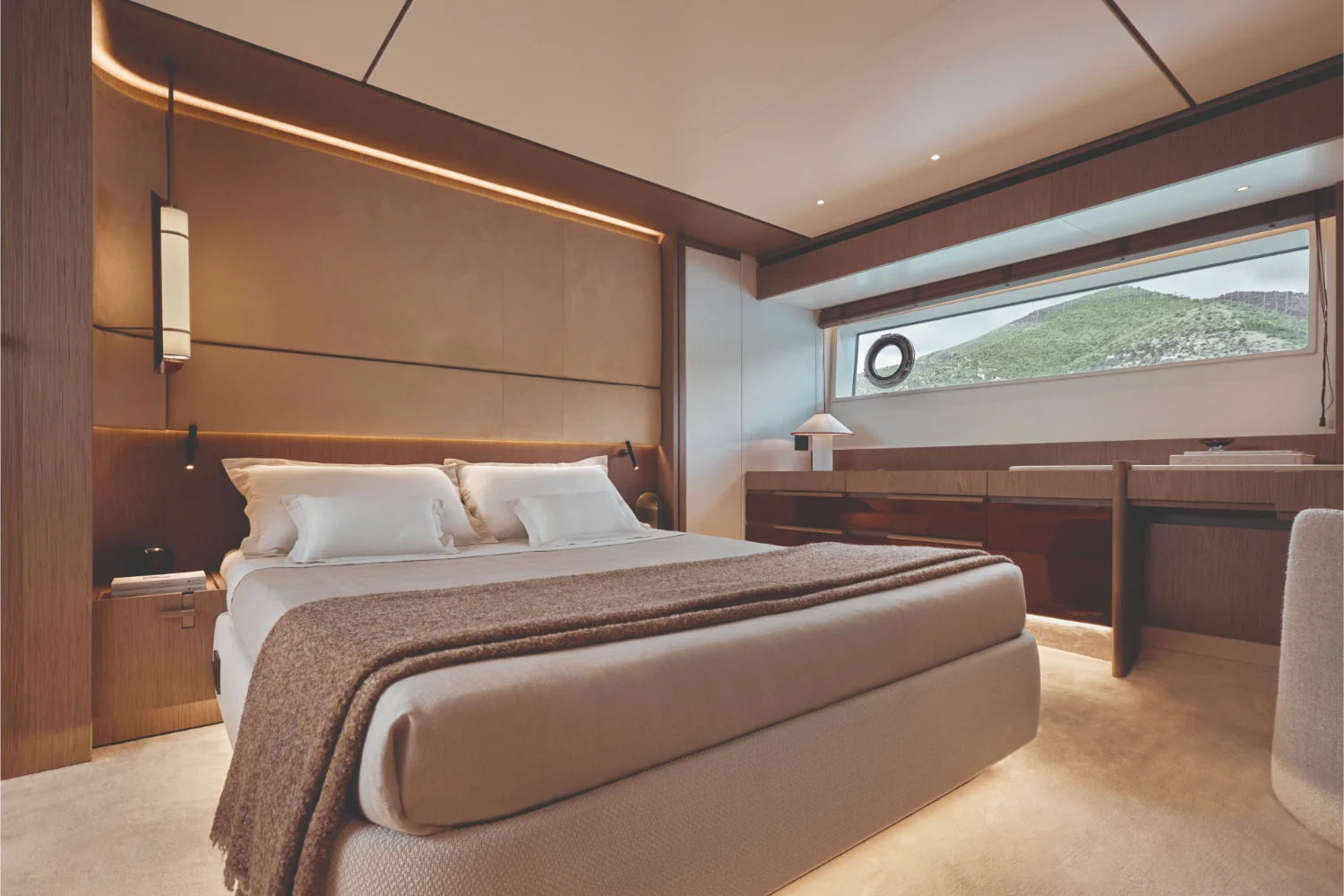 2027 Azimut Fly 82 Image Thumbnail #24