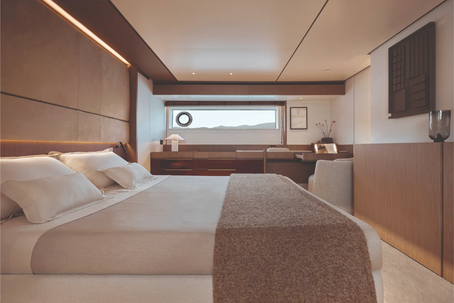 2027 Azimut Fly 82 Image Thumbnail #25
