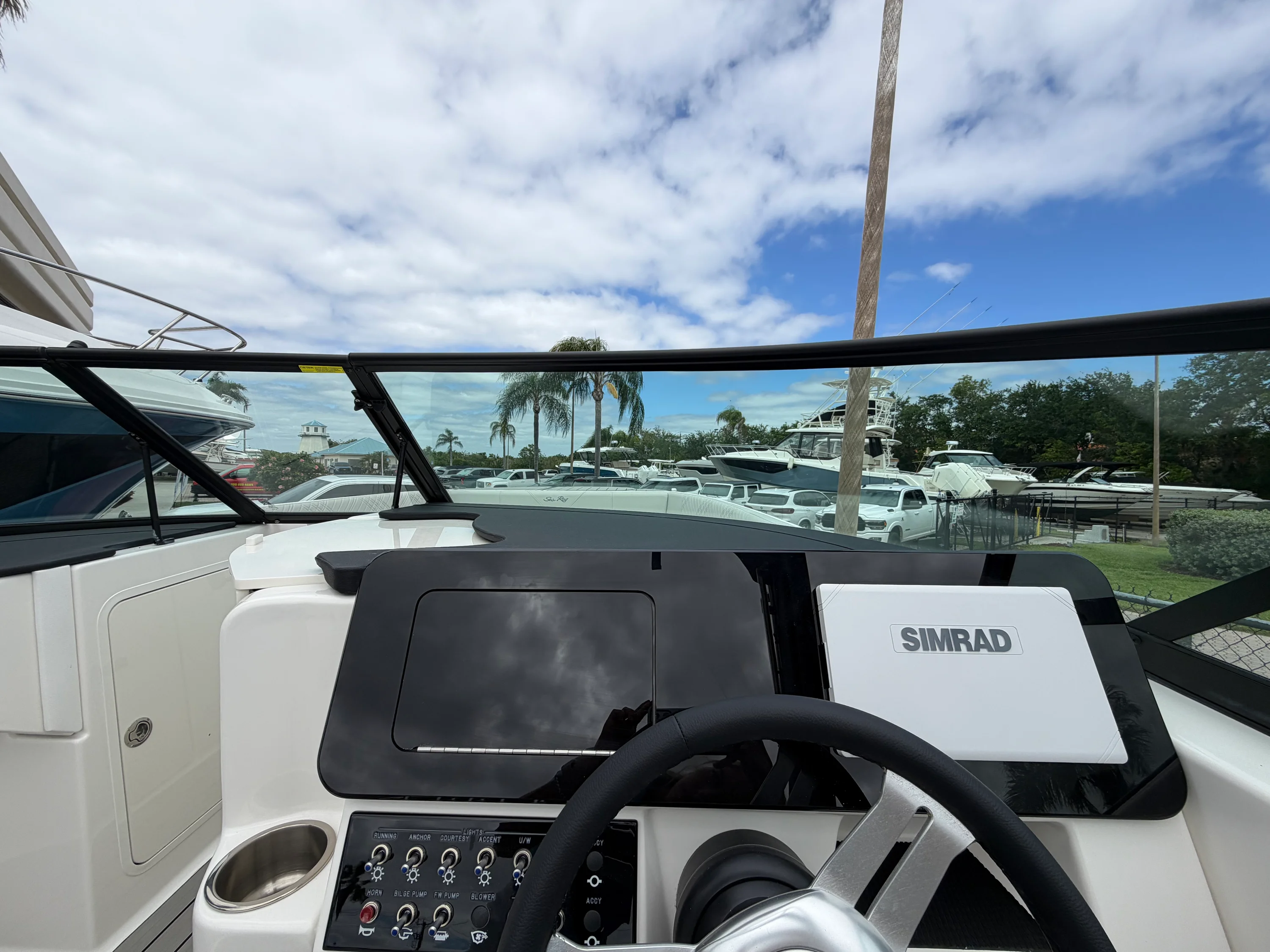 2026 Sea Ray SDX 270 Outboard Image Thumbnail #13