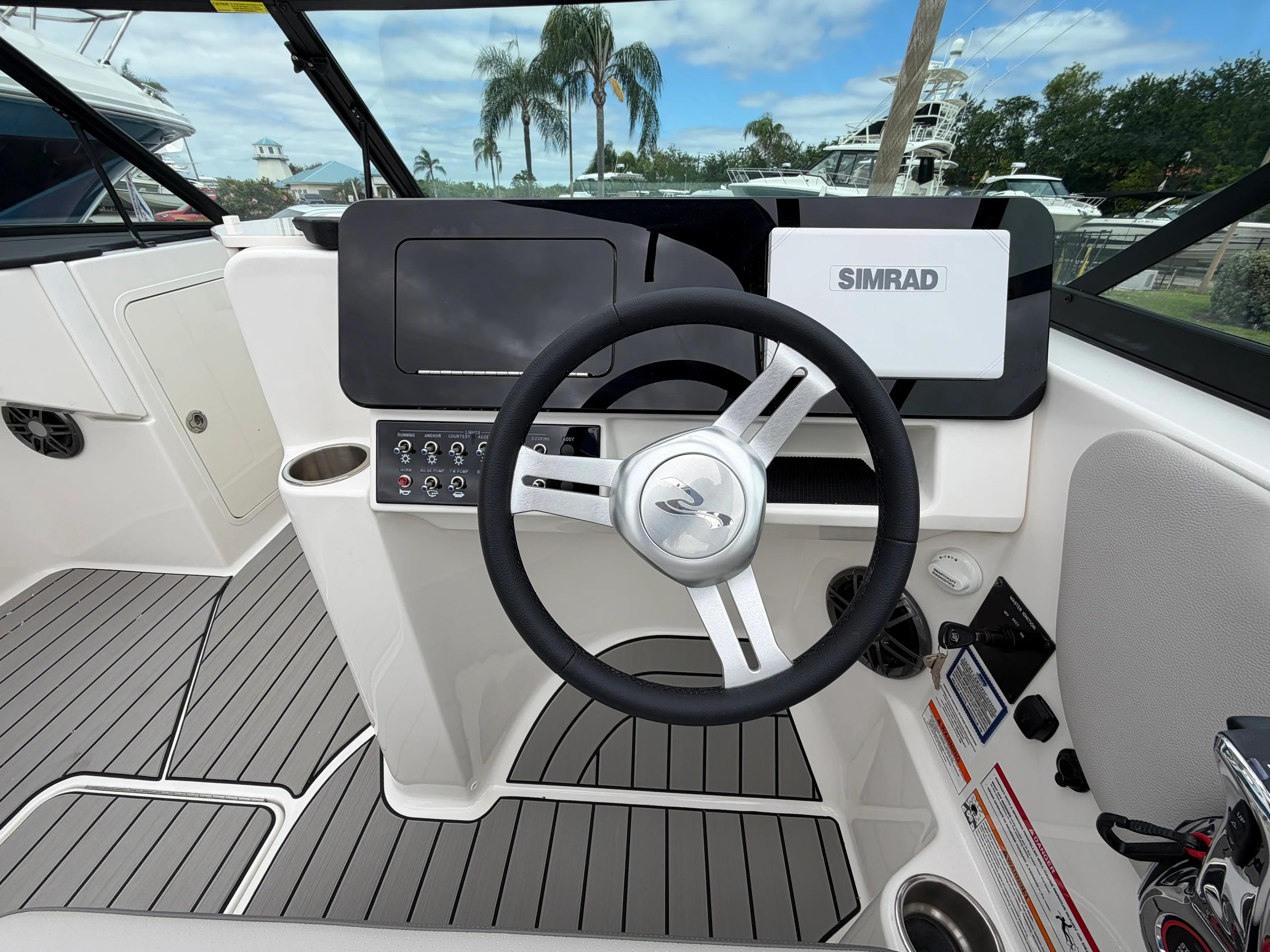 2026 Sea Ray SDX 270 Outboard Image Thumbnail #10