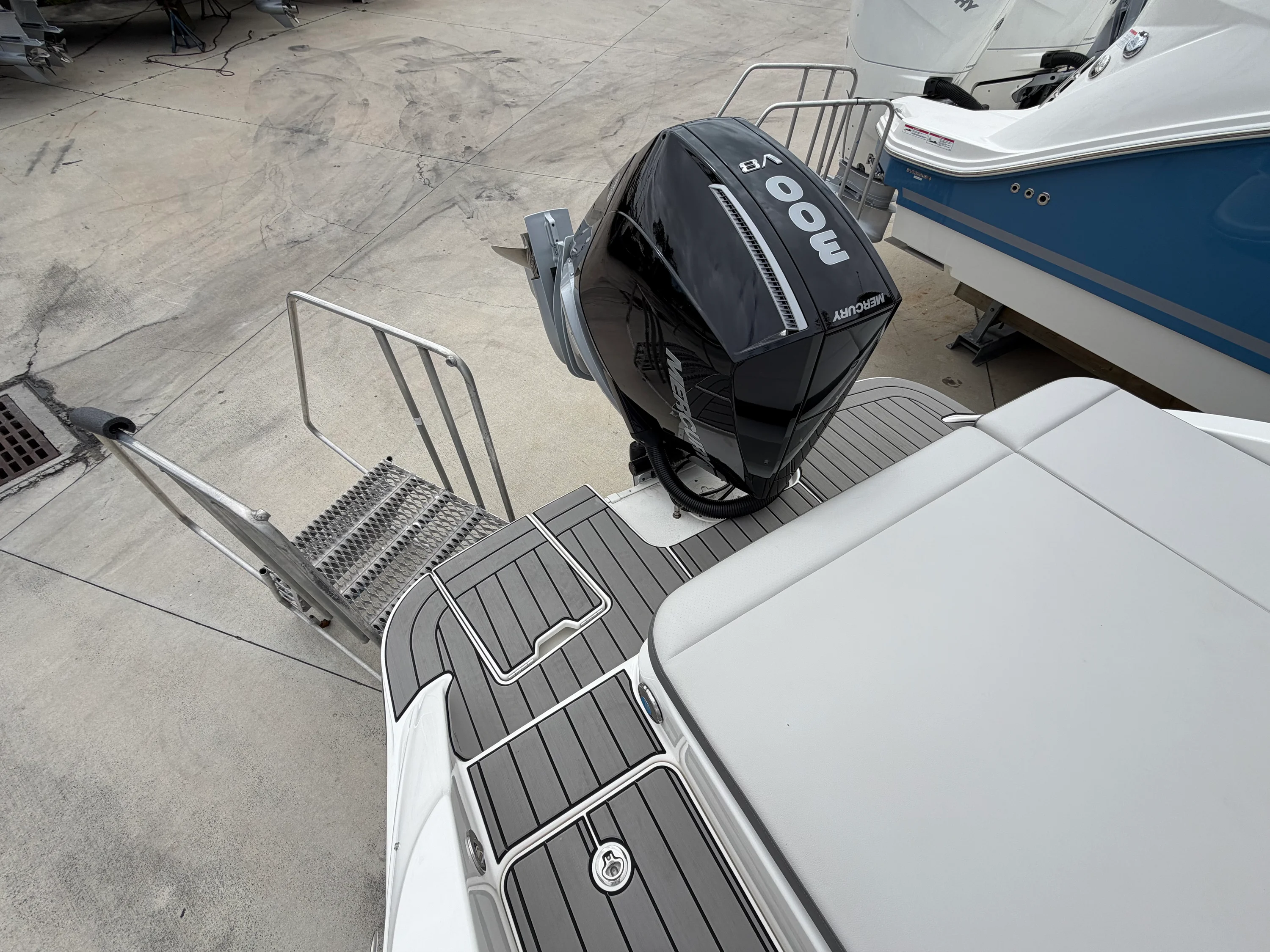 2026 Sea Ray SDX 270 Outboard Image Thumbnail #26