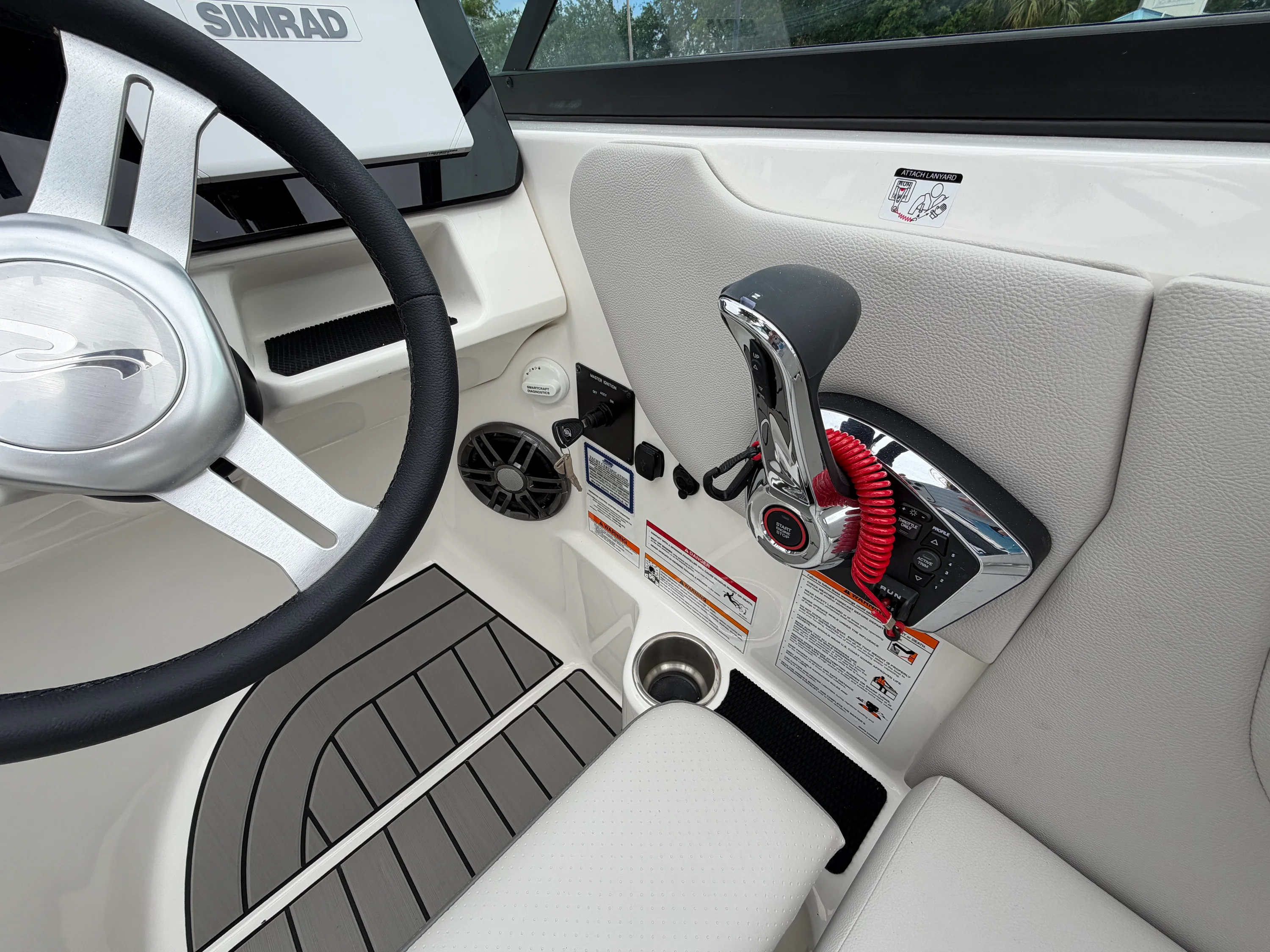 2026 Sea Ray SDX 270 Outboard Image Thumbnail #12