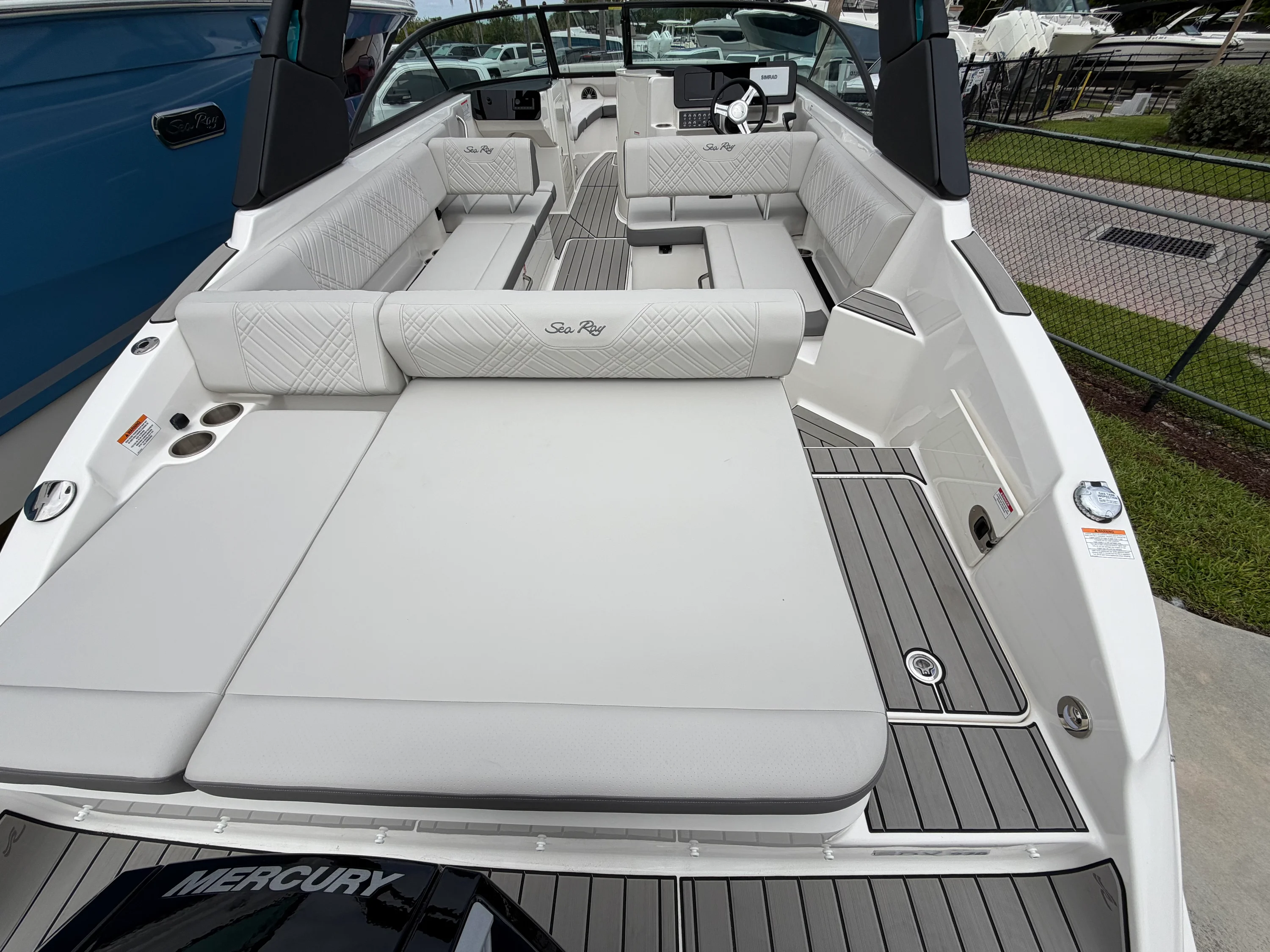 2026 Sea Ray SDX 270 Outboard Image Thumbnail #2