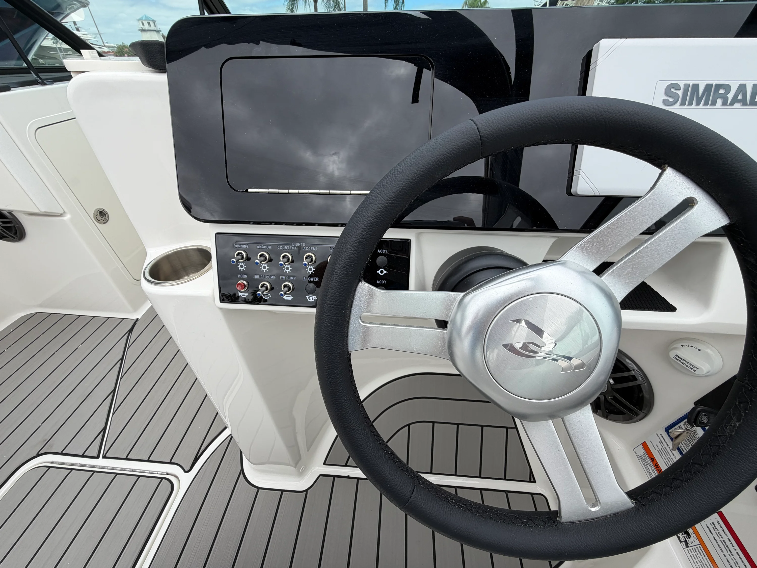 2026 Sea Ray SDX 270 Outboard Image Thumbnail #11
