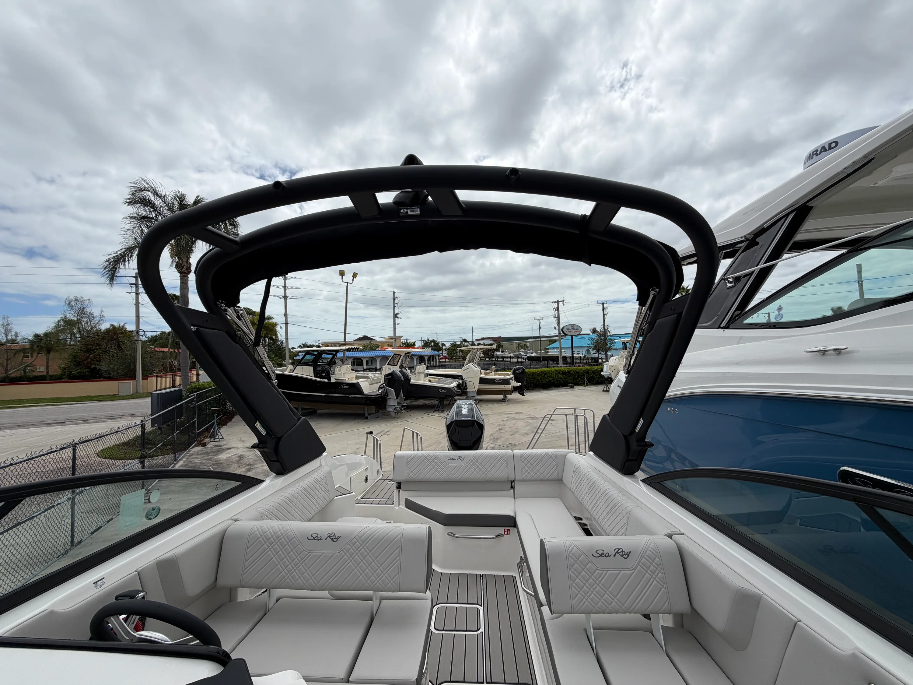 2026 Sea Ray SDX 270 Outboard Image Thumbnail #25