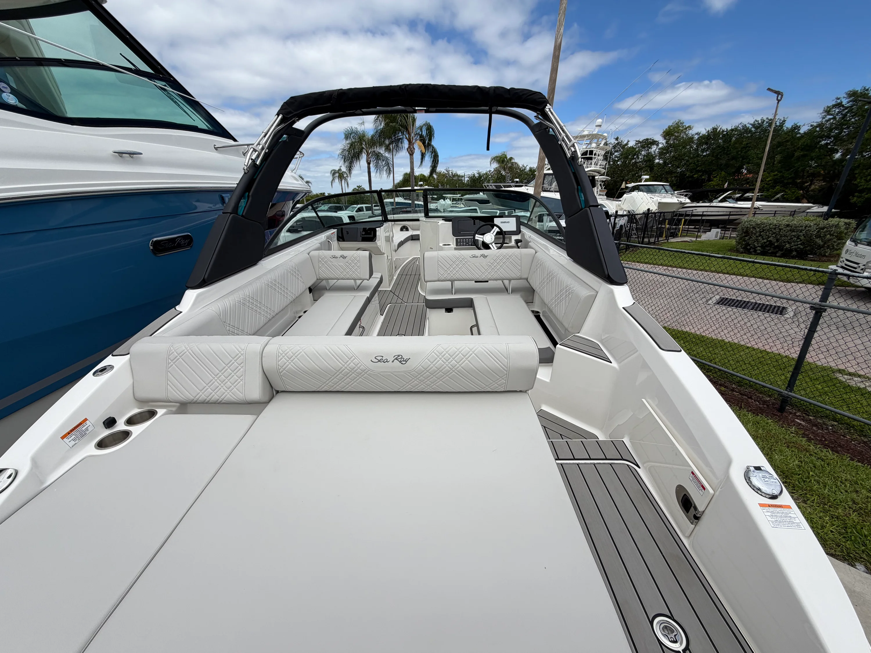 2026 Sea Ray SDX 270 Outboard Image Thumbnail #3