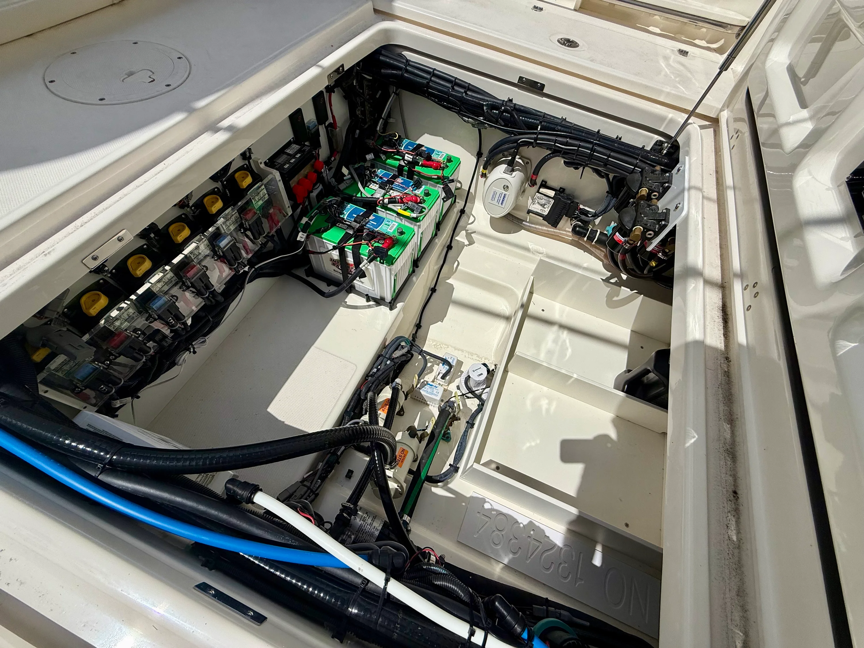 2022 Boston Whaler 350 OUTRAGE Image Thumbnail #16