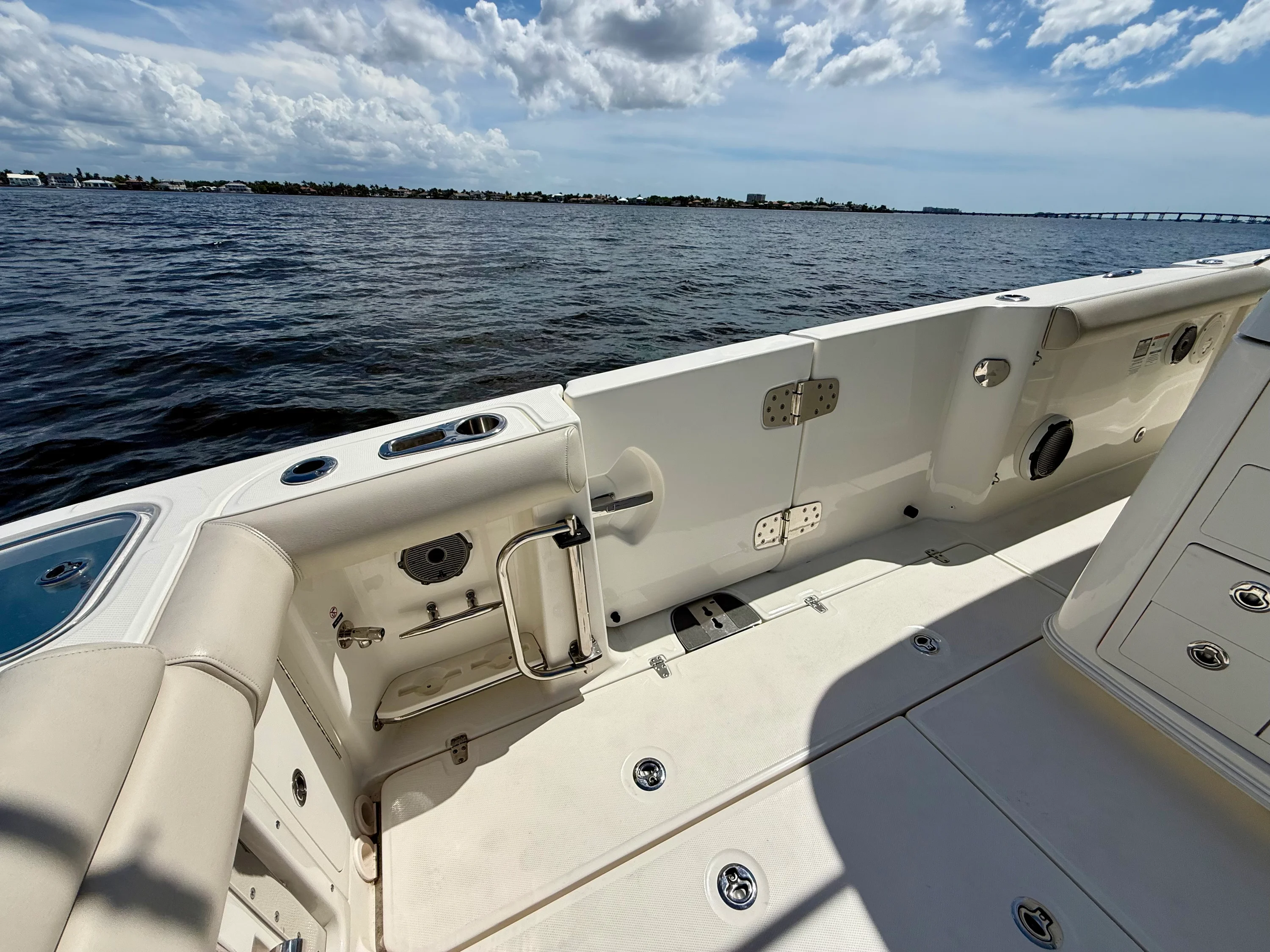 2022 Boston Whaler 350 OUTRAGE Image Thumbnail #18