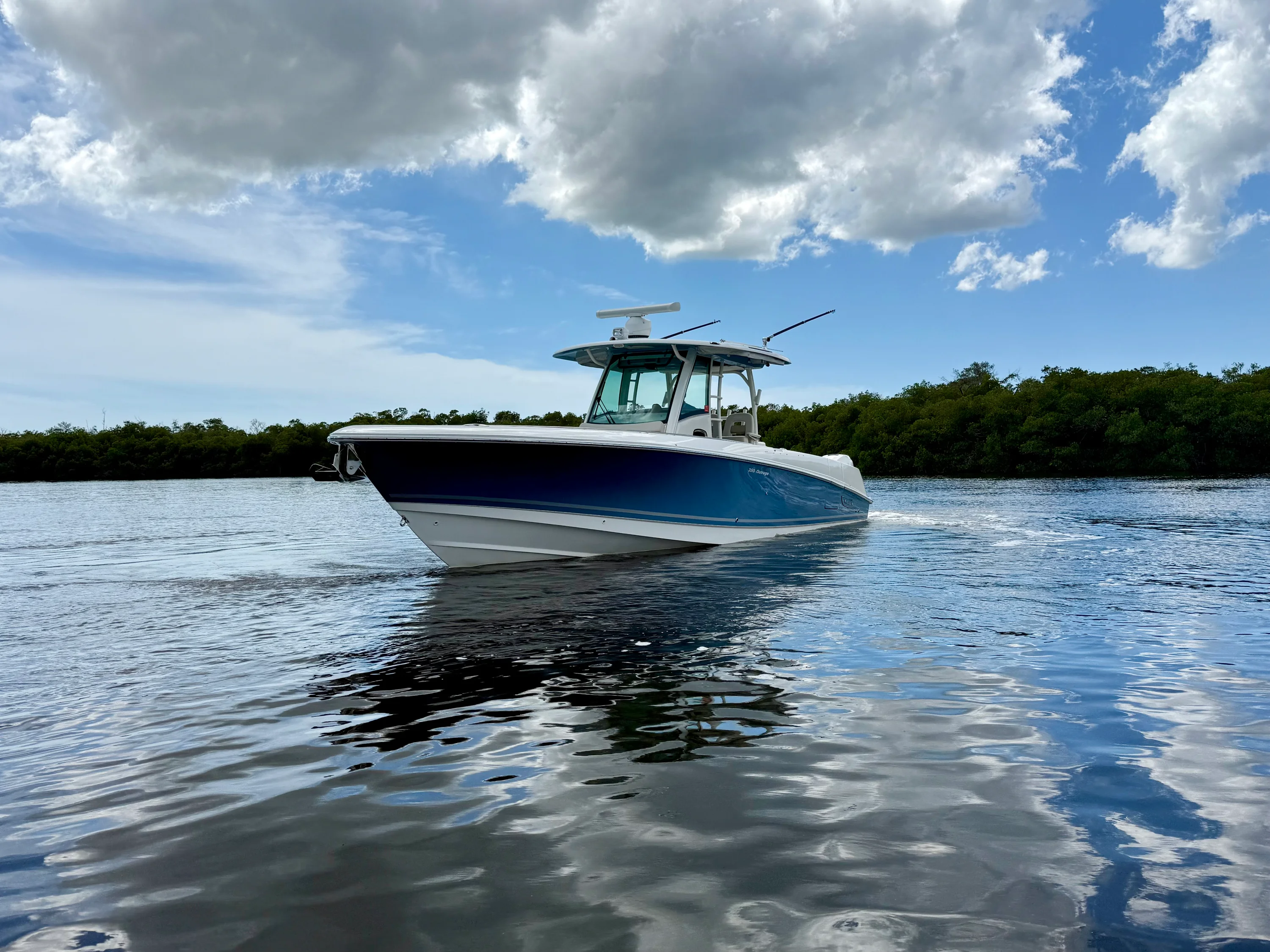 2022 Boston Whaler 350 OUTRAGE Image Thumbnail #7