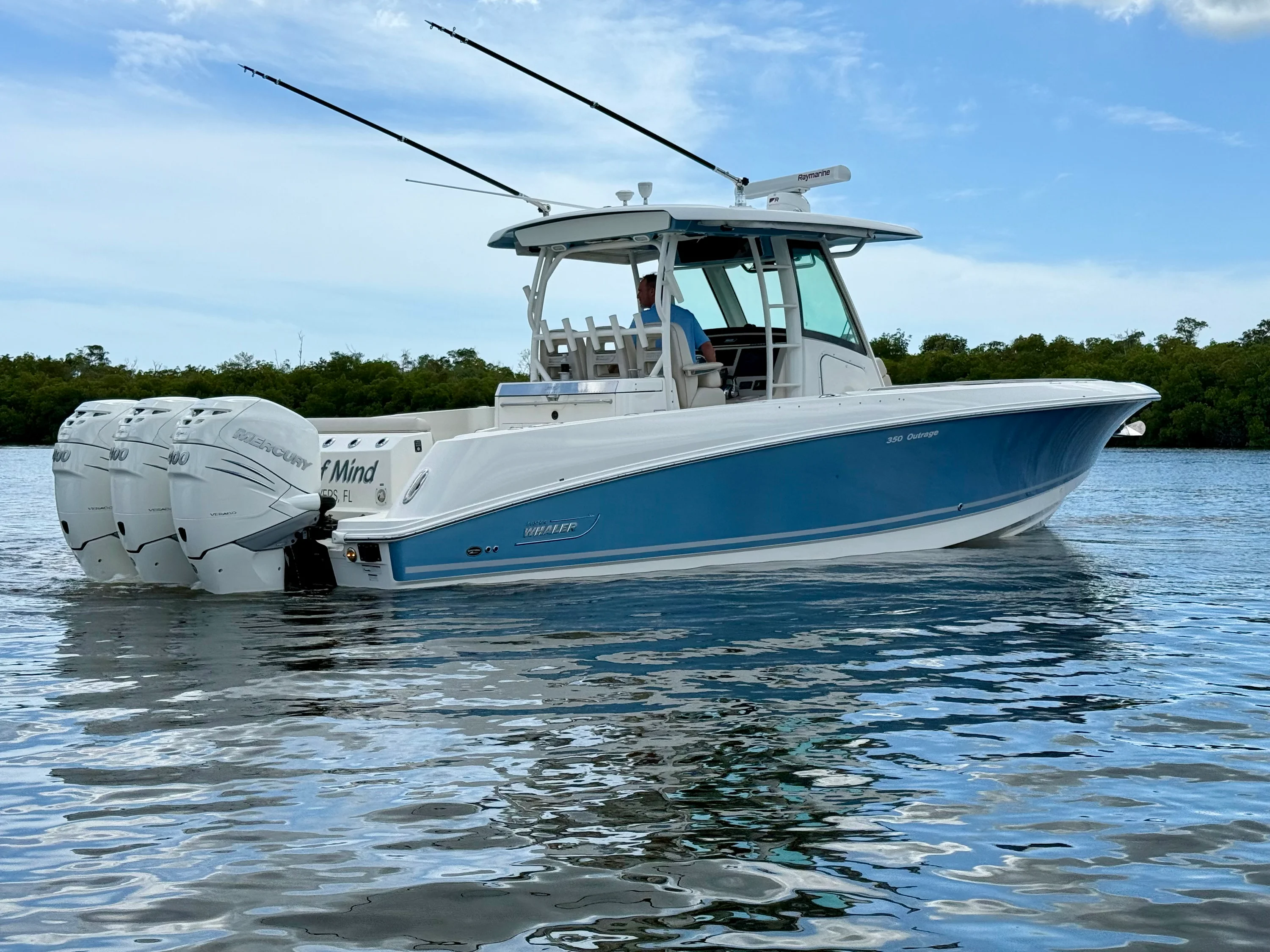 2022 Boston Whaler 350 OUTRAGE Image Thumbnail #1