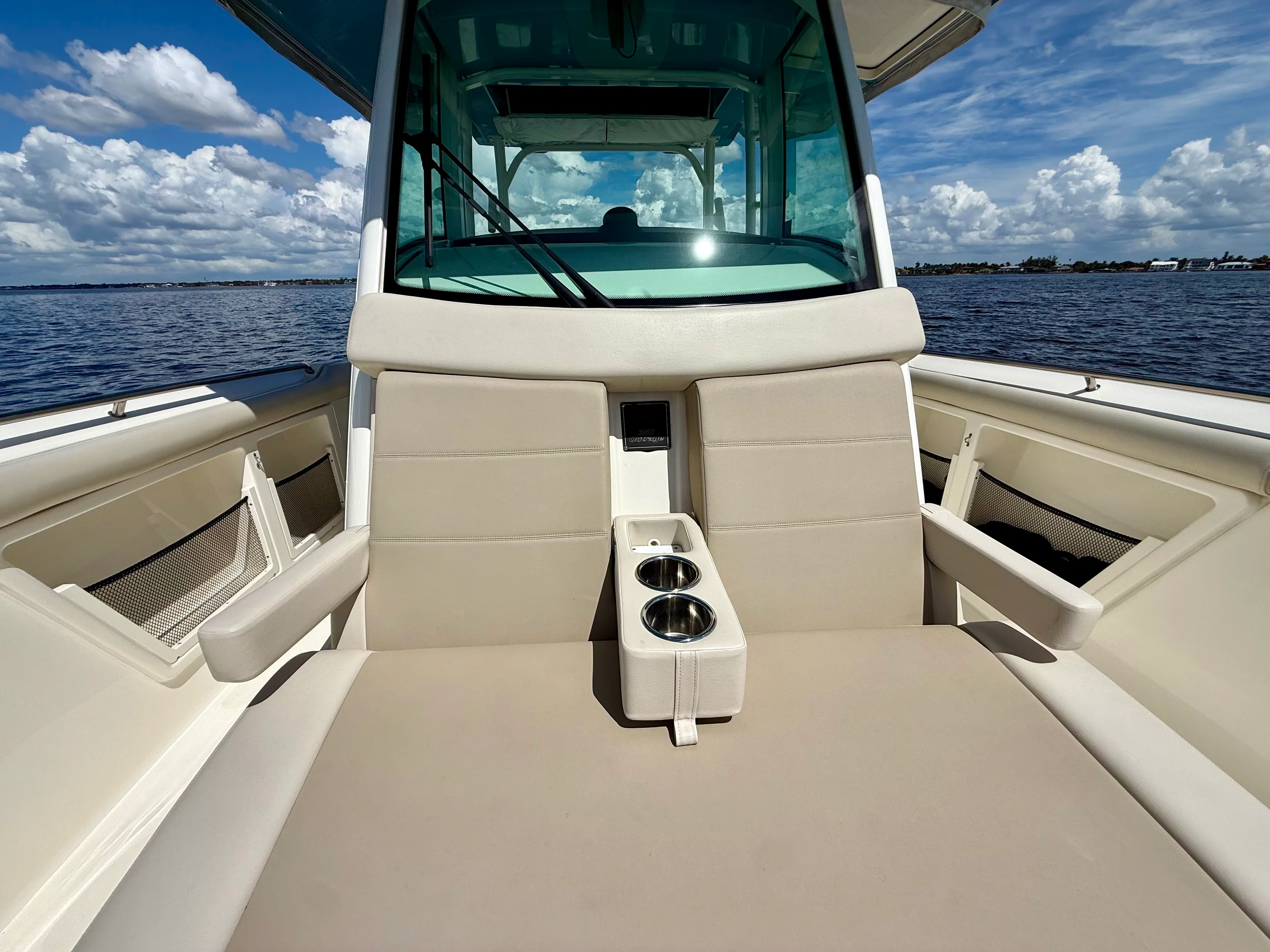 2022 Boston Whaler 350 OUTRAGE Image Thumbnail #40