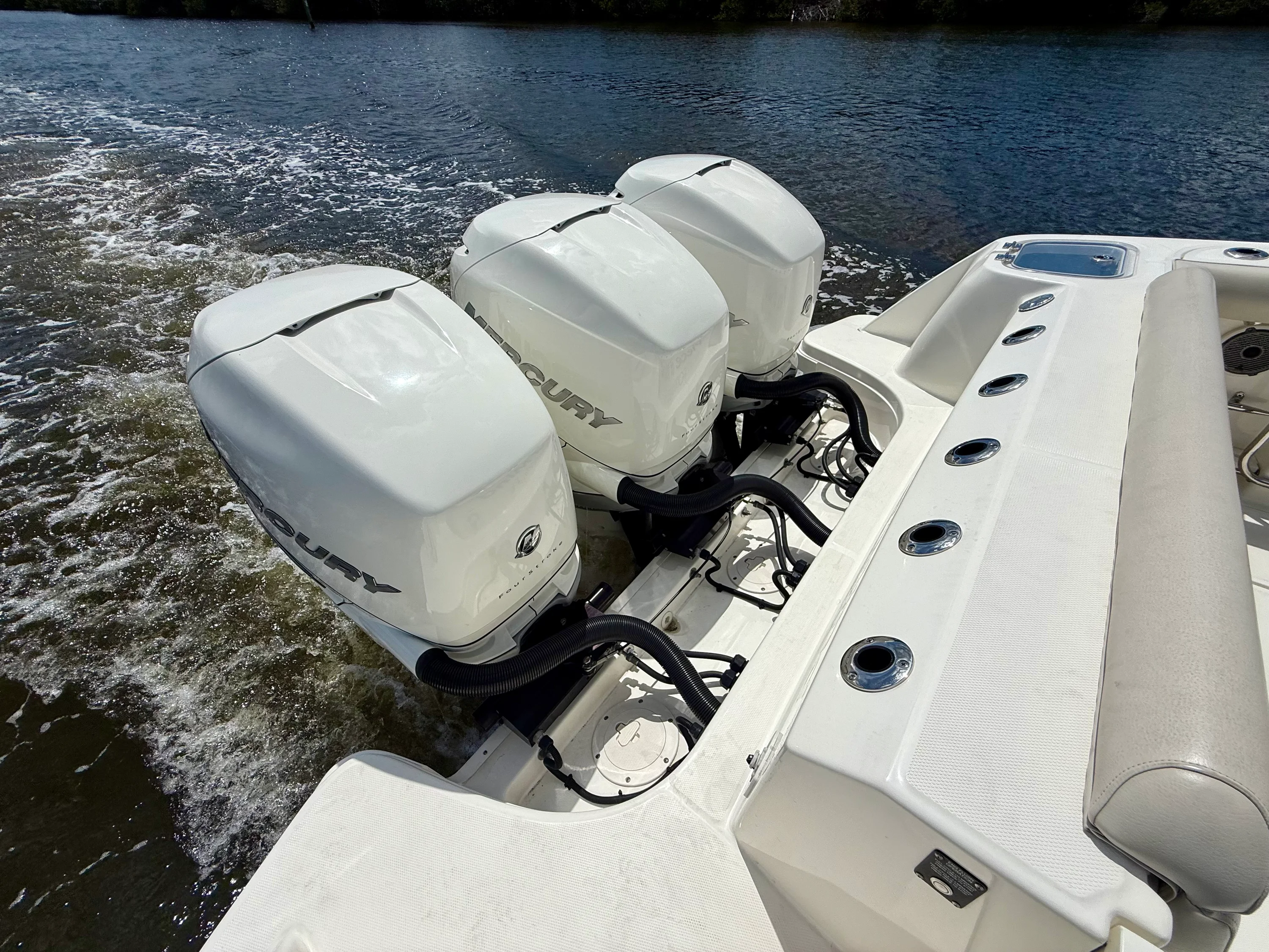 2022 Boston Whaler 350 OUTRAGE Image Thumbnail #10