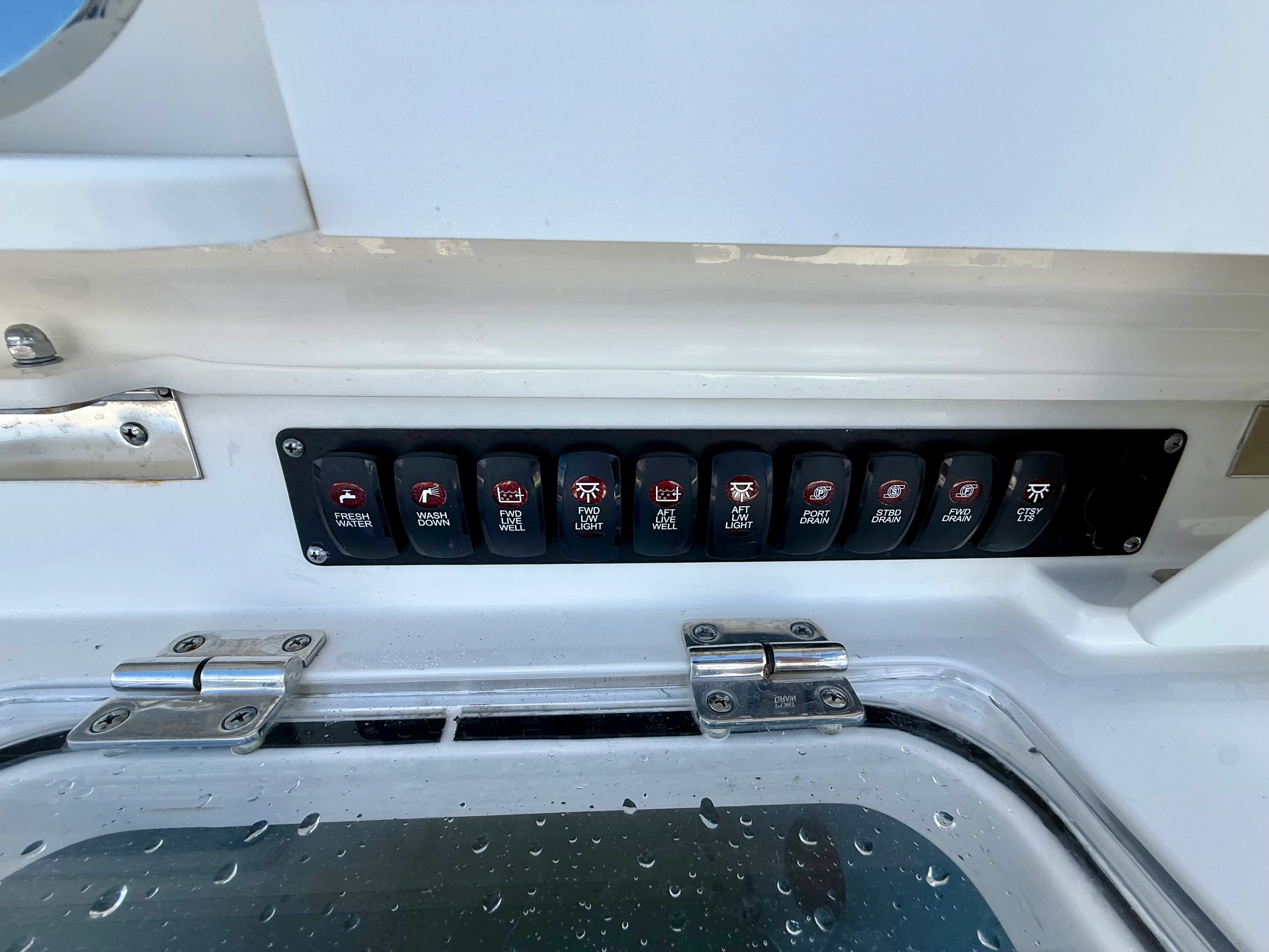 2022 Boston Whaler 350 OUTRAGE Image Thumbnail #23