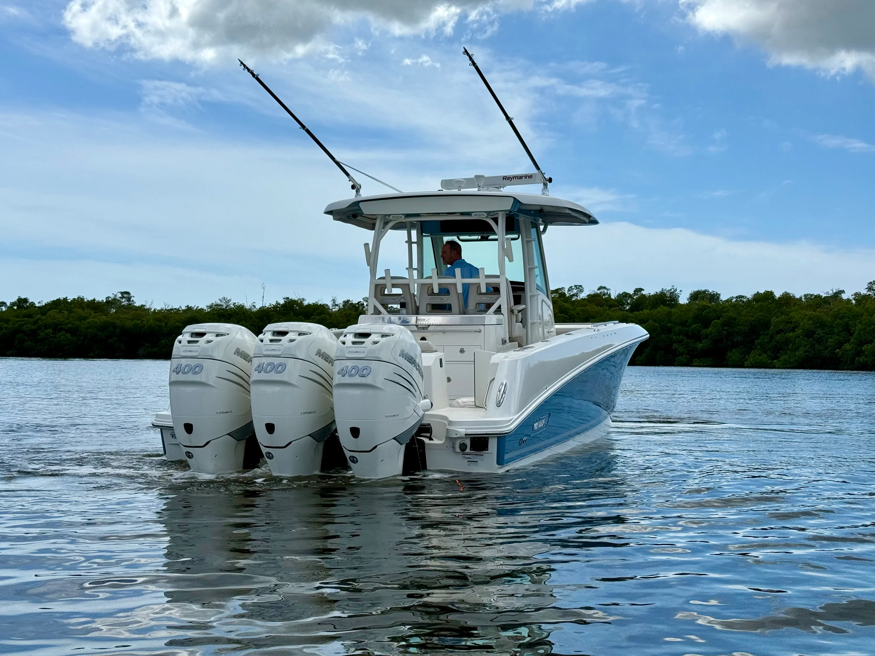 2022 Boston Whaler 350 OUTRAGE Image Thumbnail #2