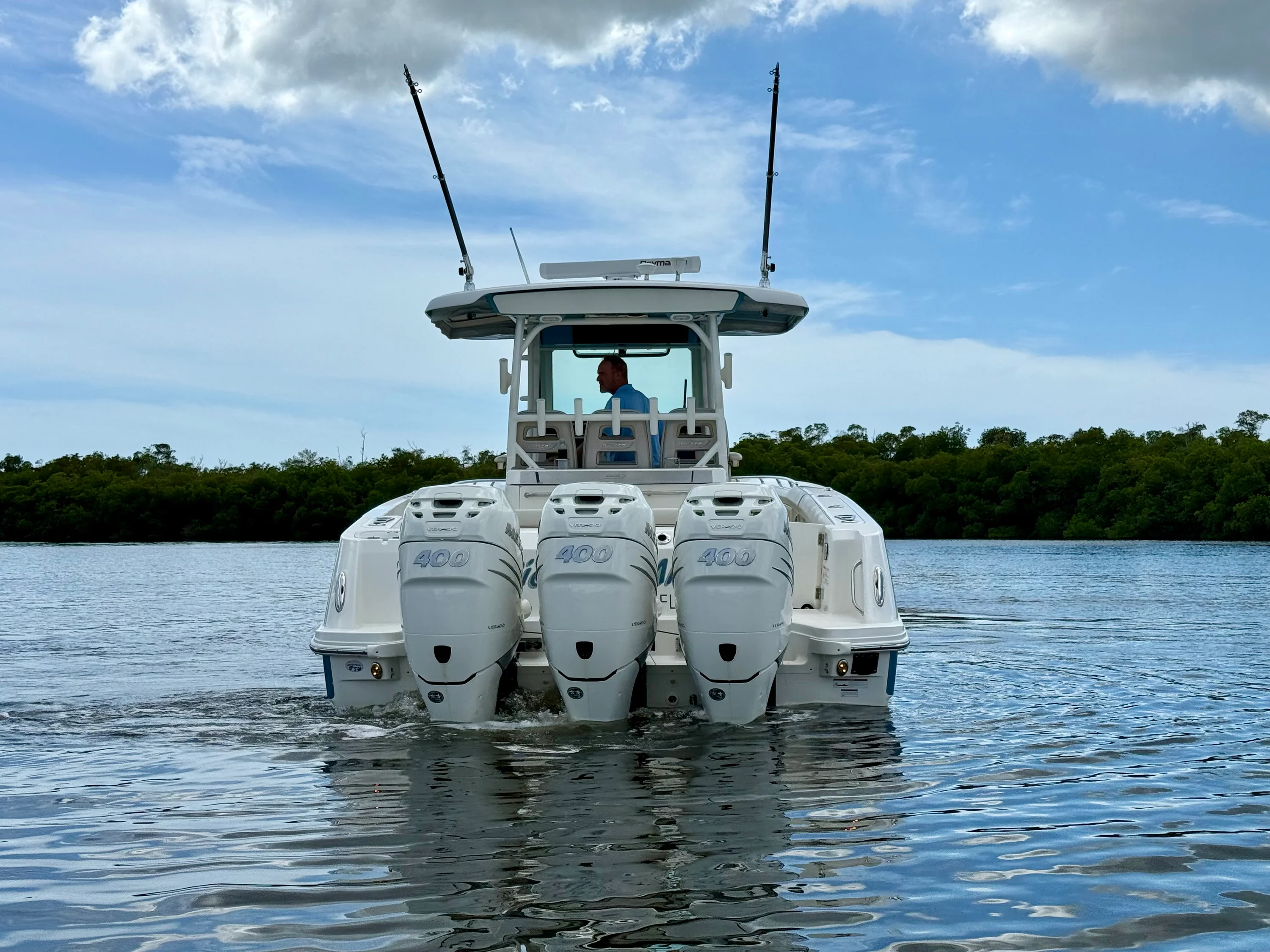 2022 Boston Whaler 350 OUTRAGE Image Thumbnail #3