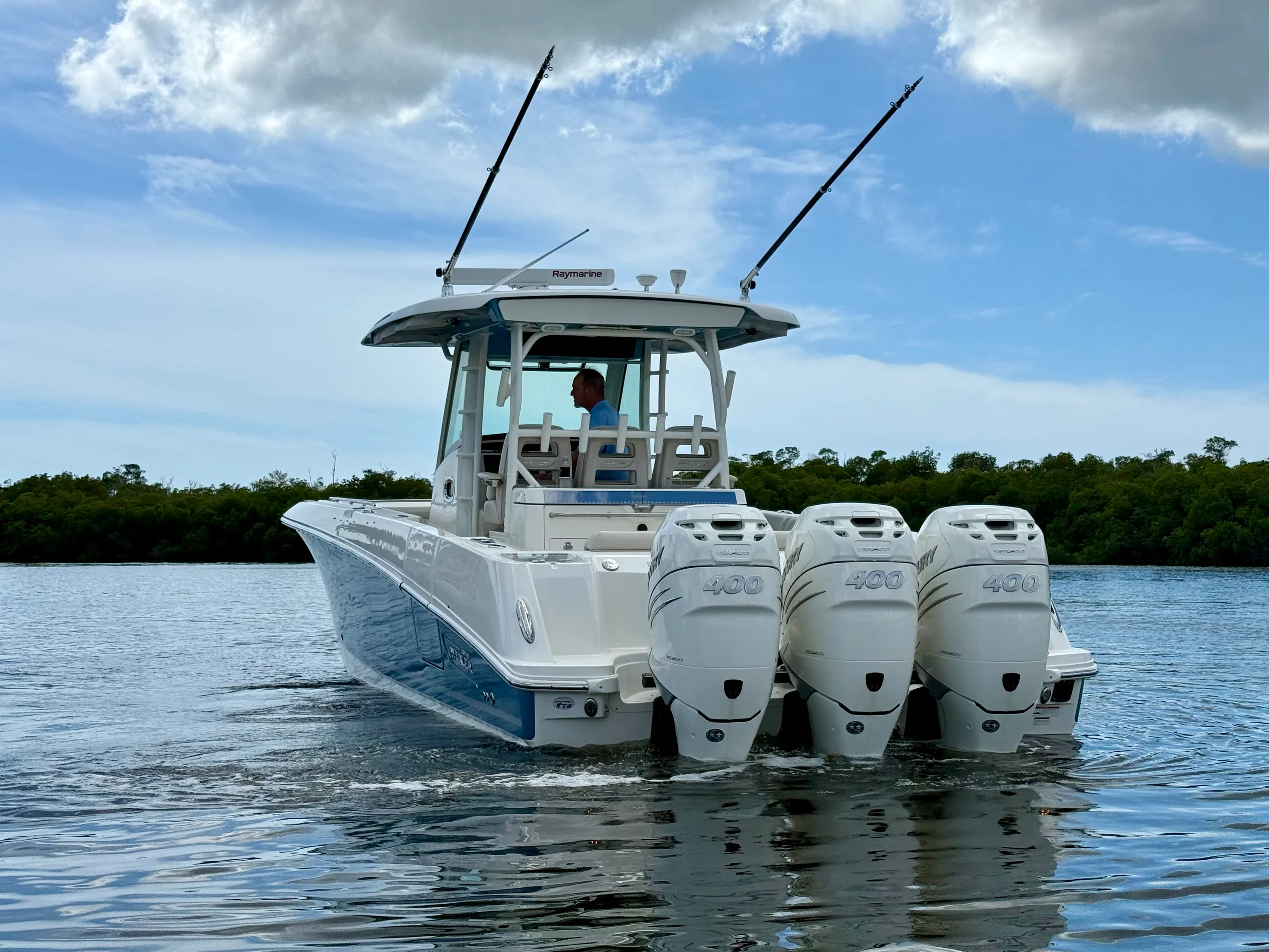2022 Boston Whaler 350 OUTRAGE Image Thumbnail #4