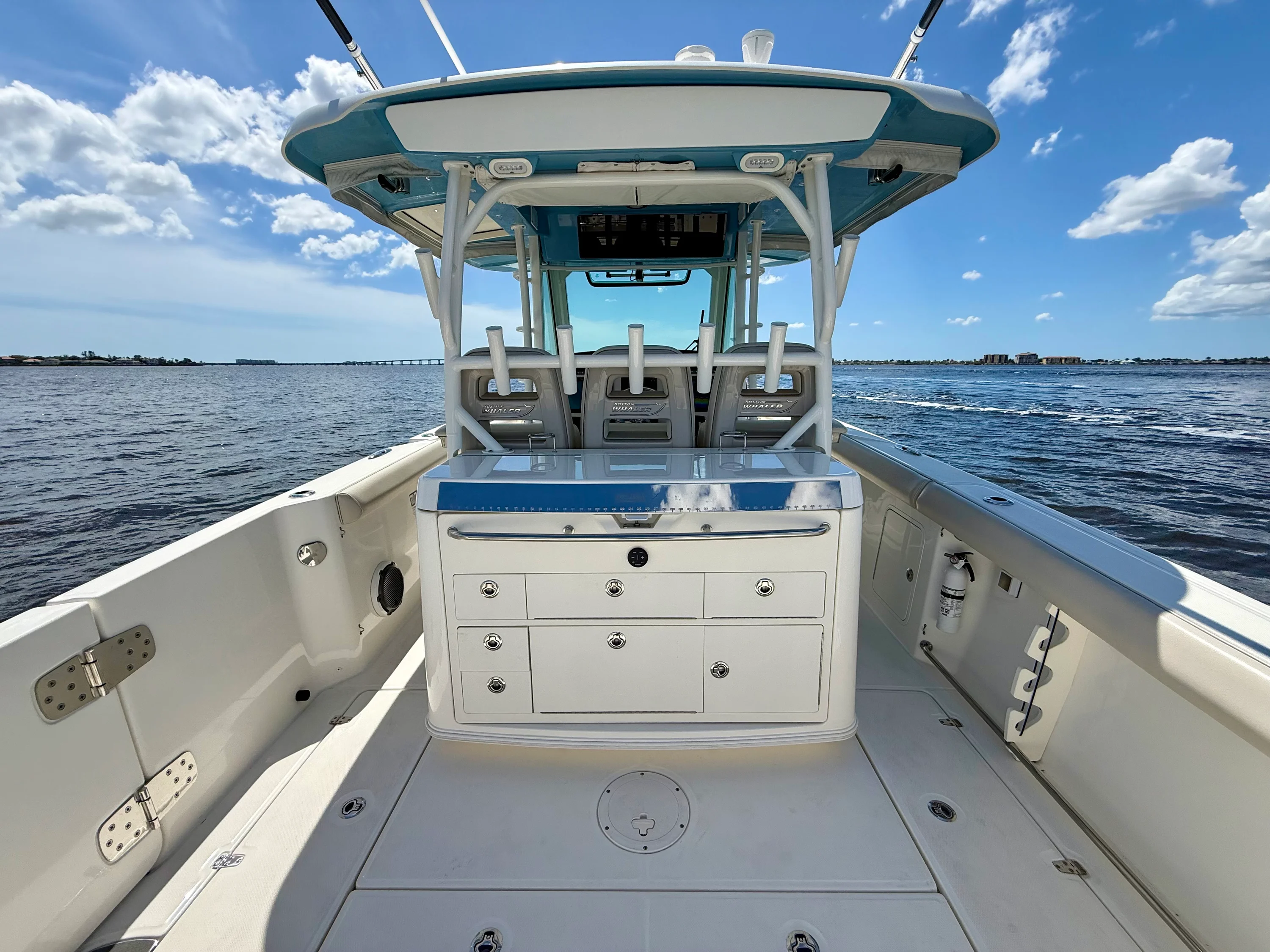 2022 Boston Whaler 350 OUTRAGE Image Thumbnail #20