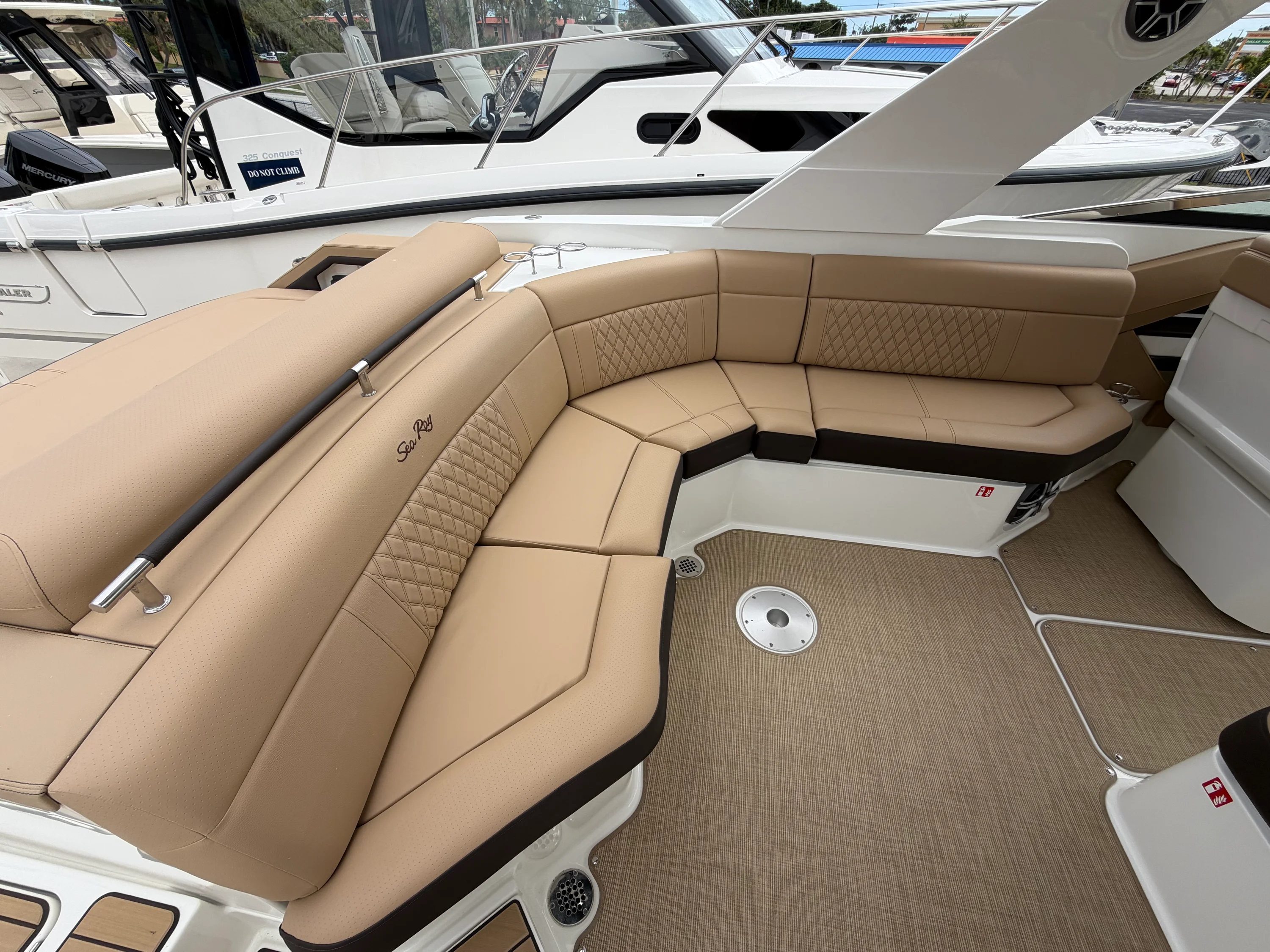 2026 Sea Ray SLX 310 Outboard Image Thumbnail #11