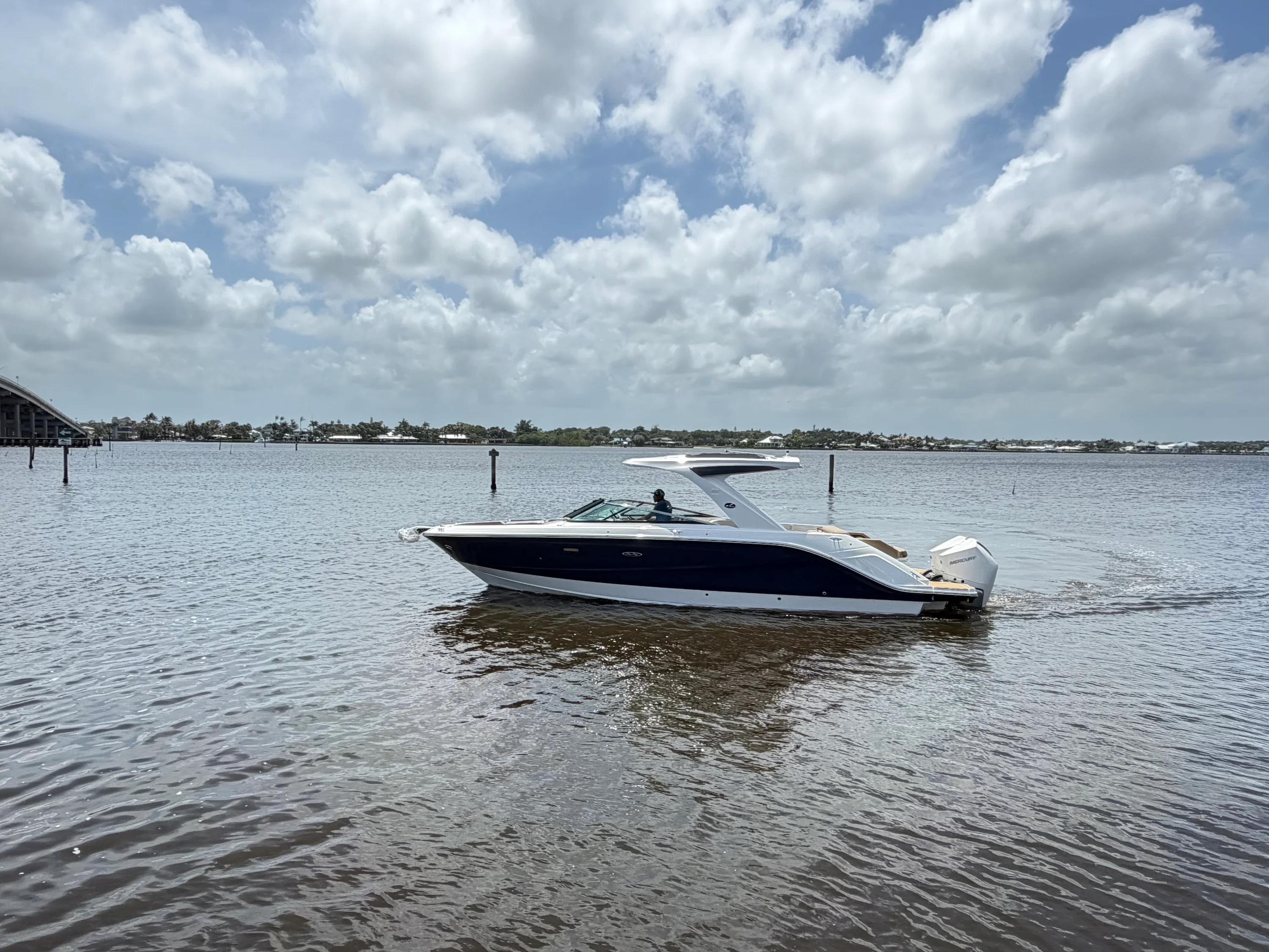 2026 Sea Ray SLX 310 Outboard Image Thumbnail #0