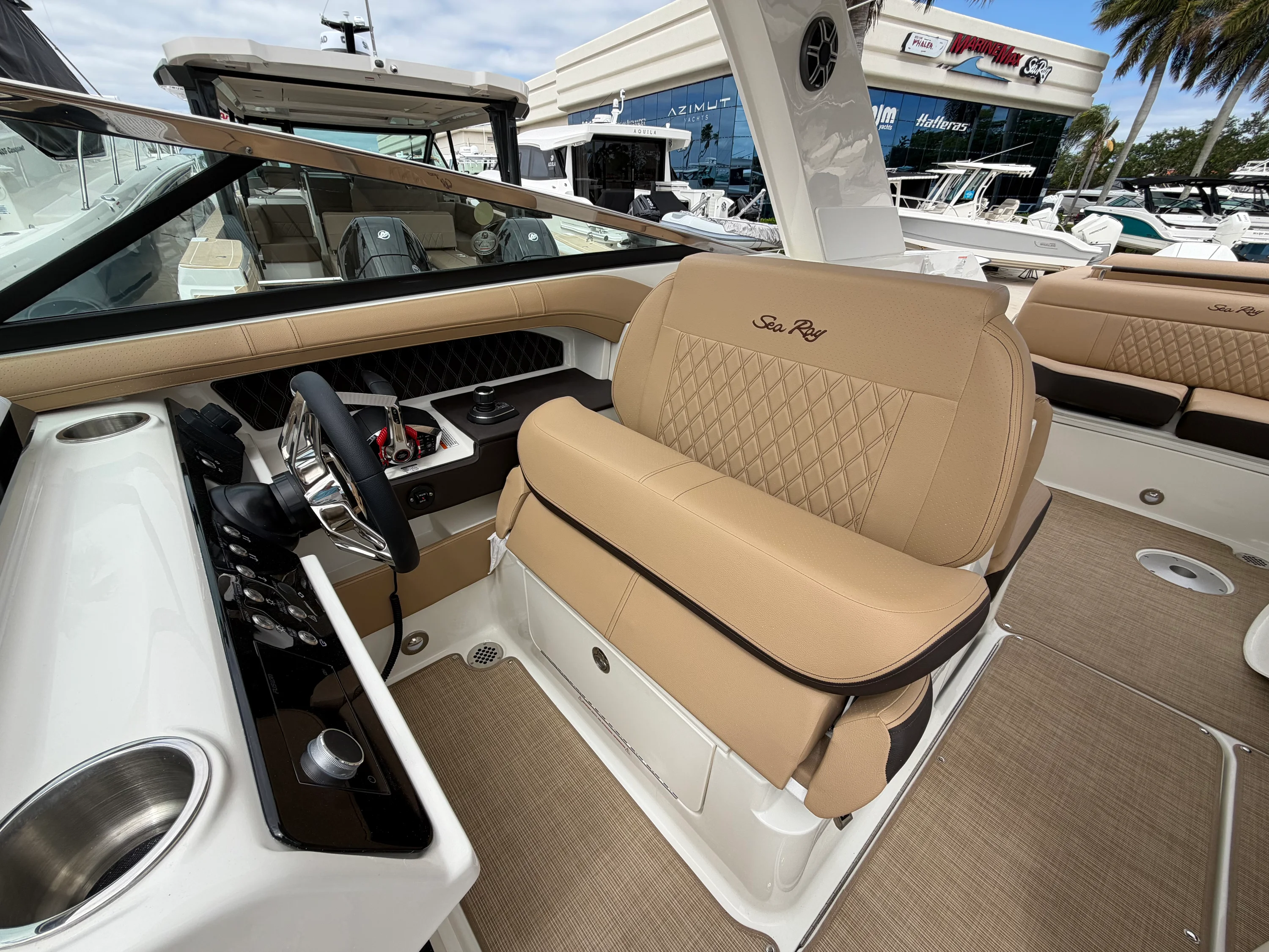 2026 Sea Ray SLX 310 Outboard Image Thumbnail #34