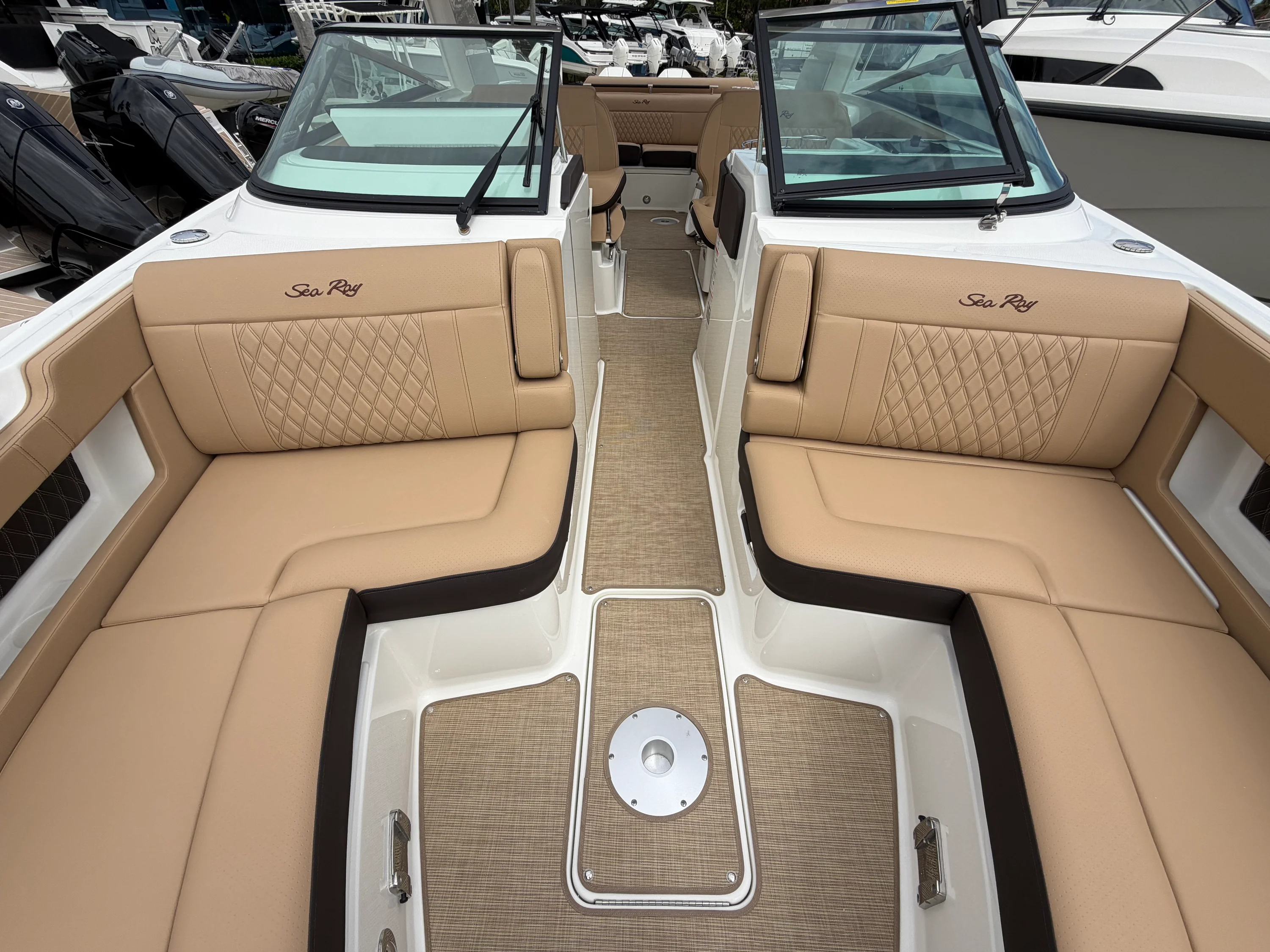 2026 Sea Ray SLX 310 Outboard Image Thumbnail #44