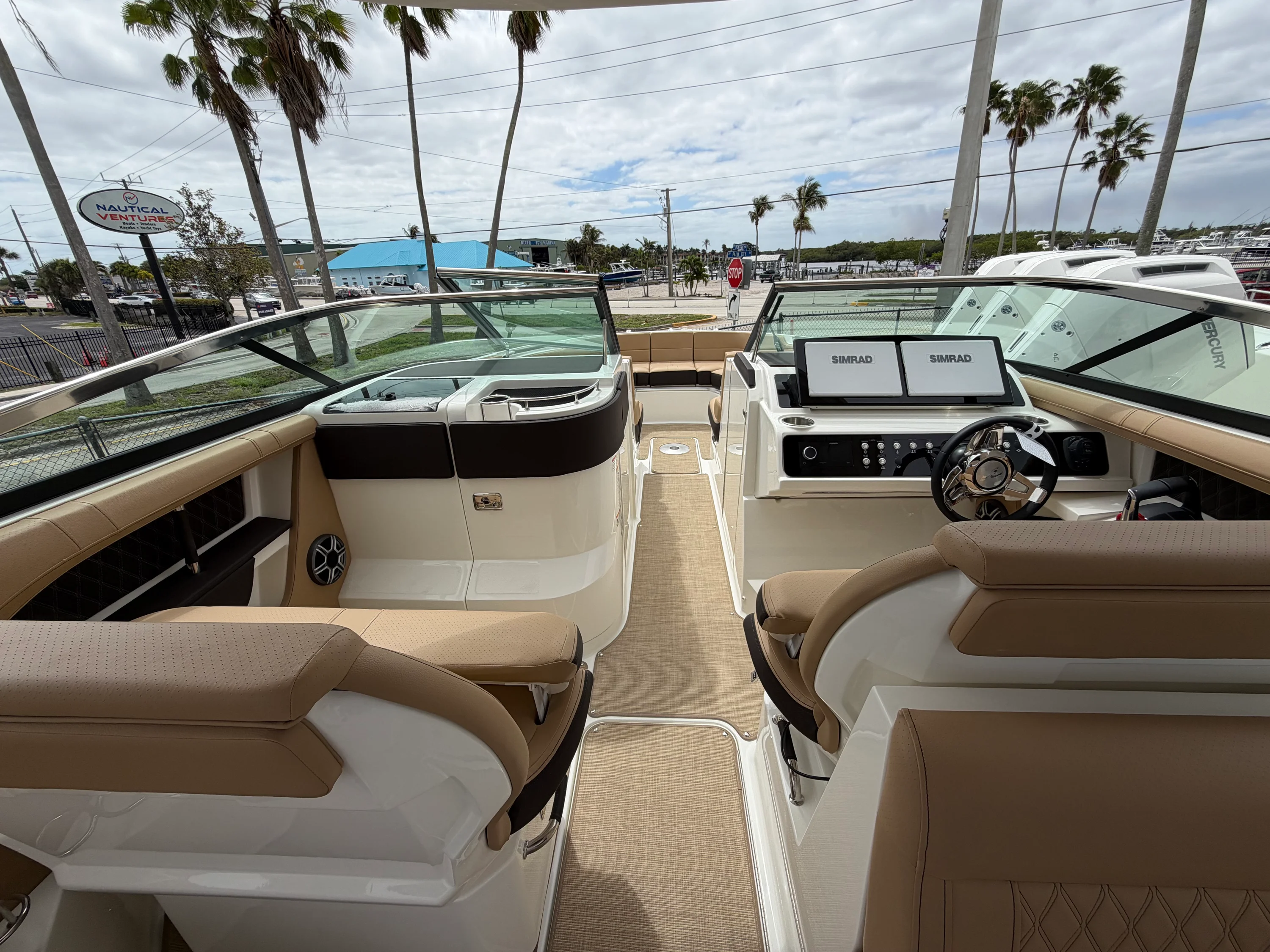 2026 Sea Ray SLX 310 Outboard Image Thumbnail #21