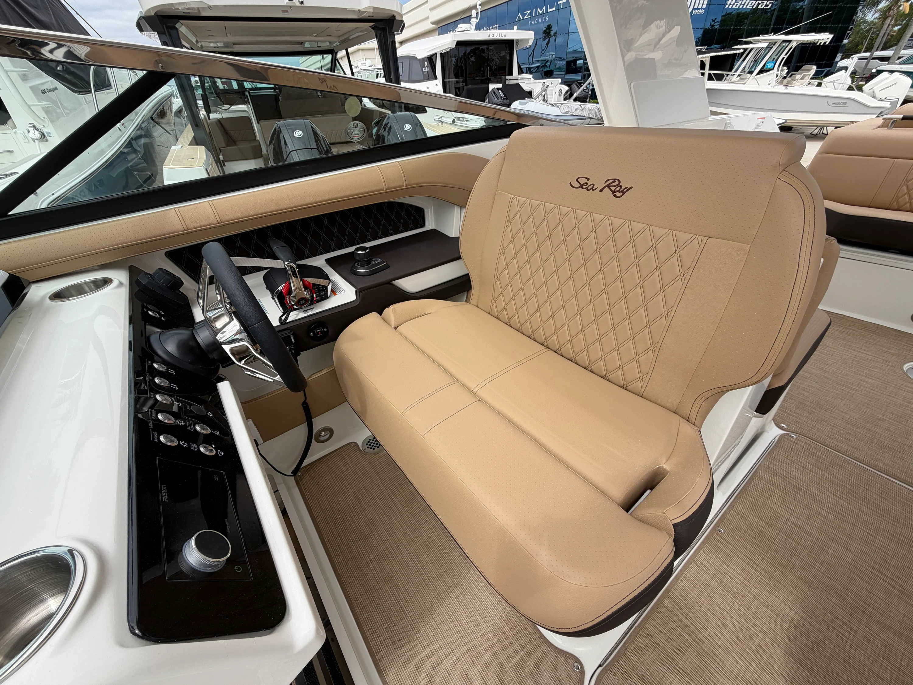 2026 Sea Ray SLX 310 Outboard Image Thumbnail #35