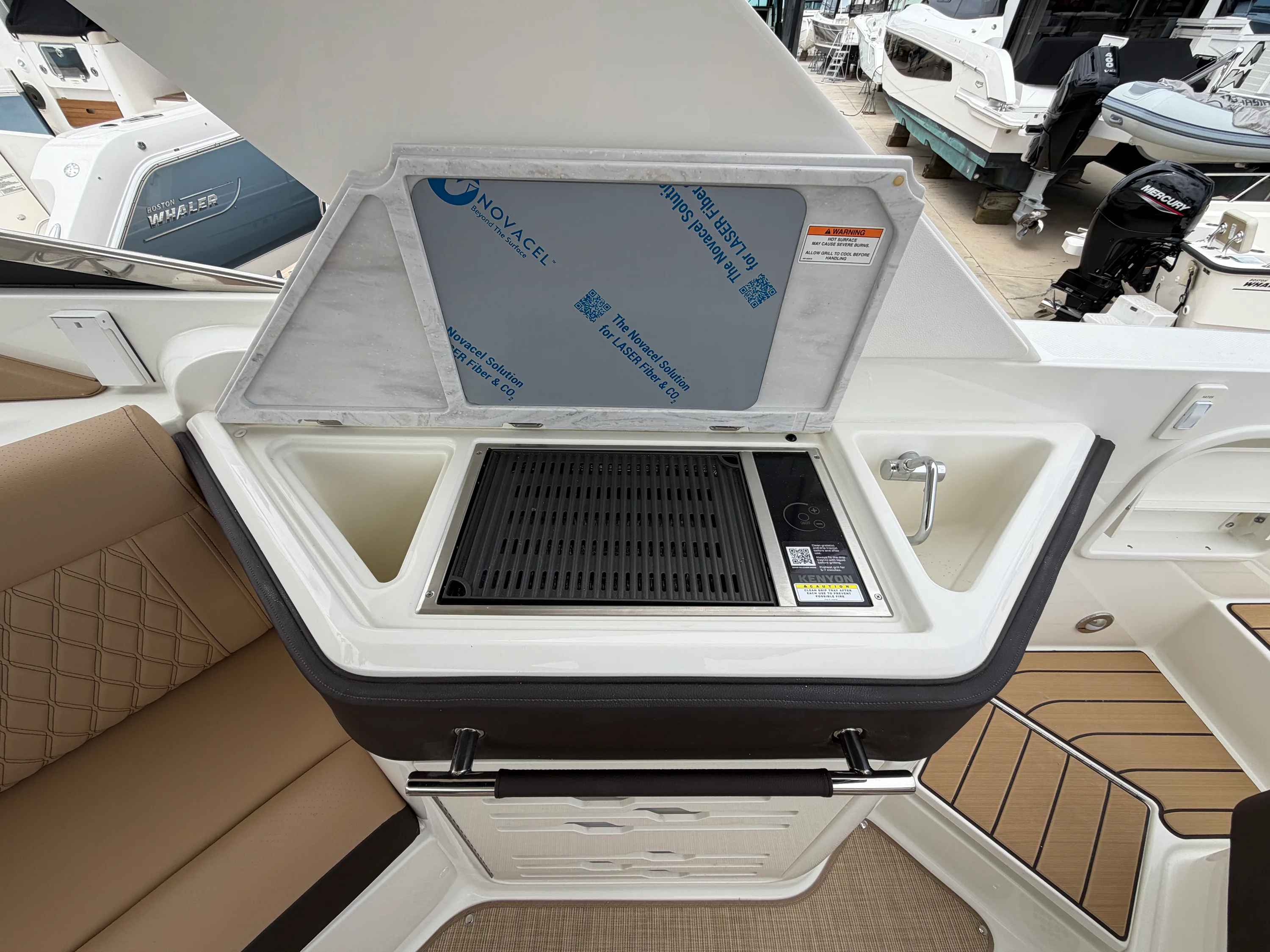 2026 Sea Ray SLX 310 Outboard Image Thumbnail #16