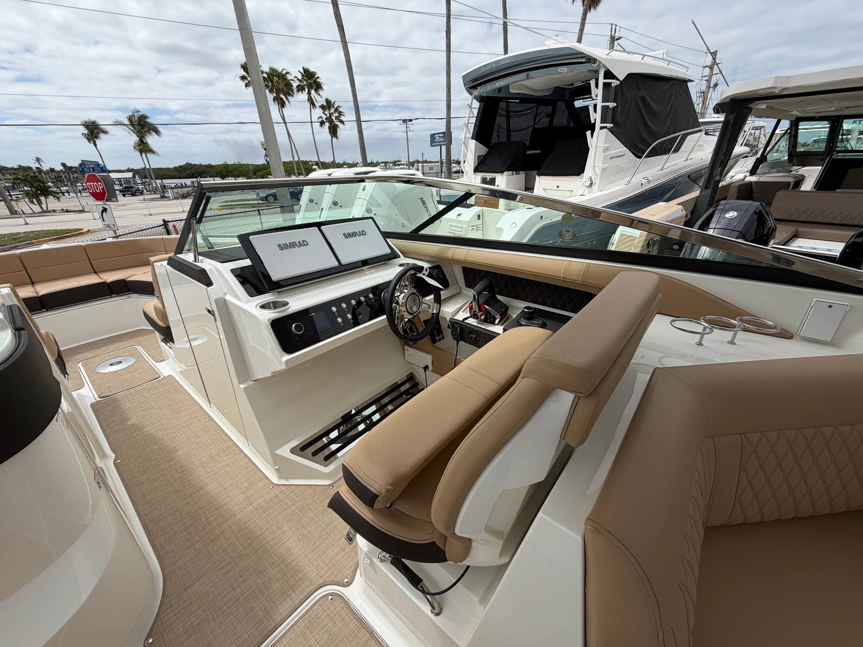 2026 Sea Ray SLX 310 Outboard Image Thumbnail #23