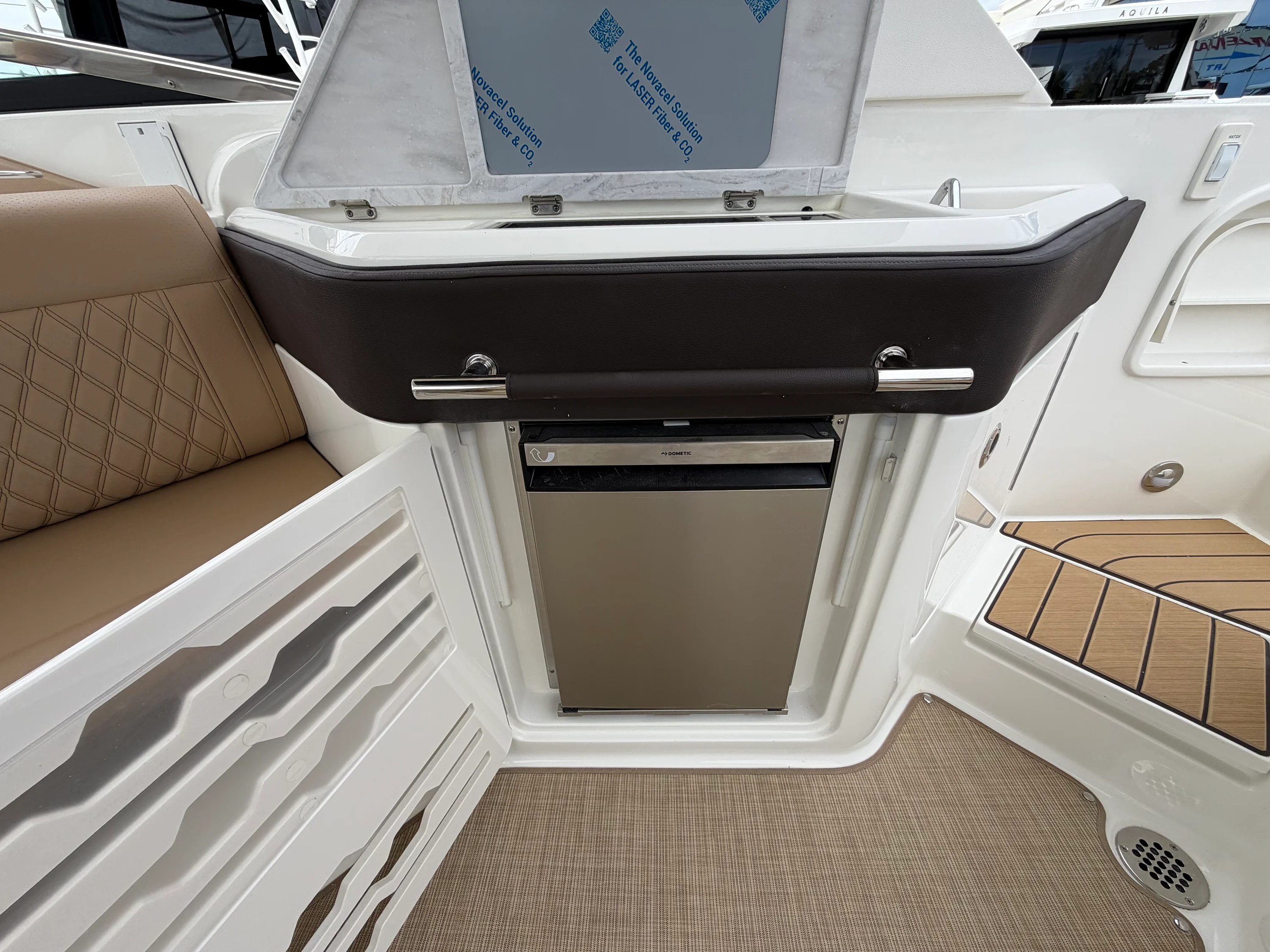 2026 Sea Ray SLX 310 Outboard Image Thumbnail #17