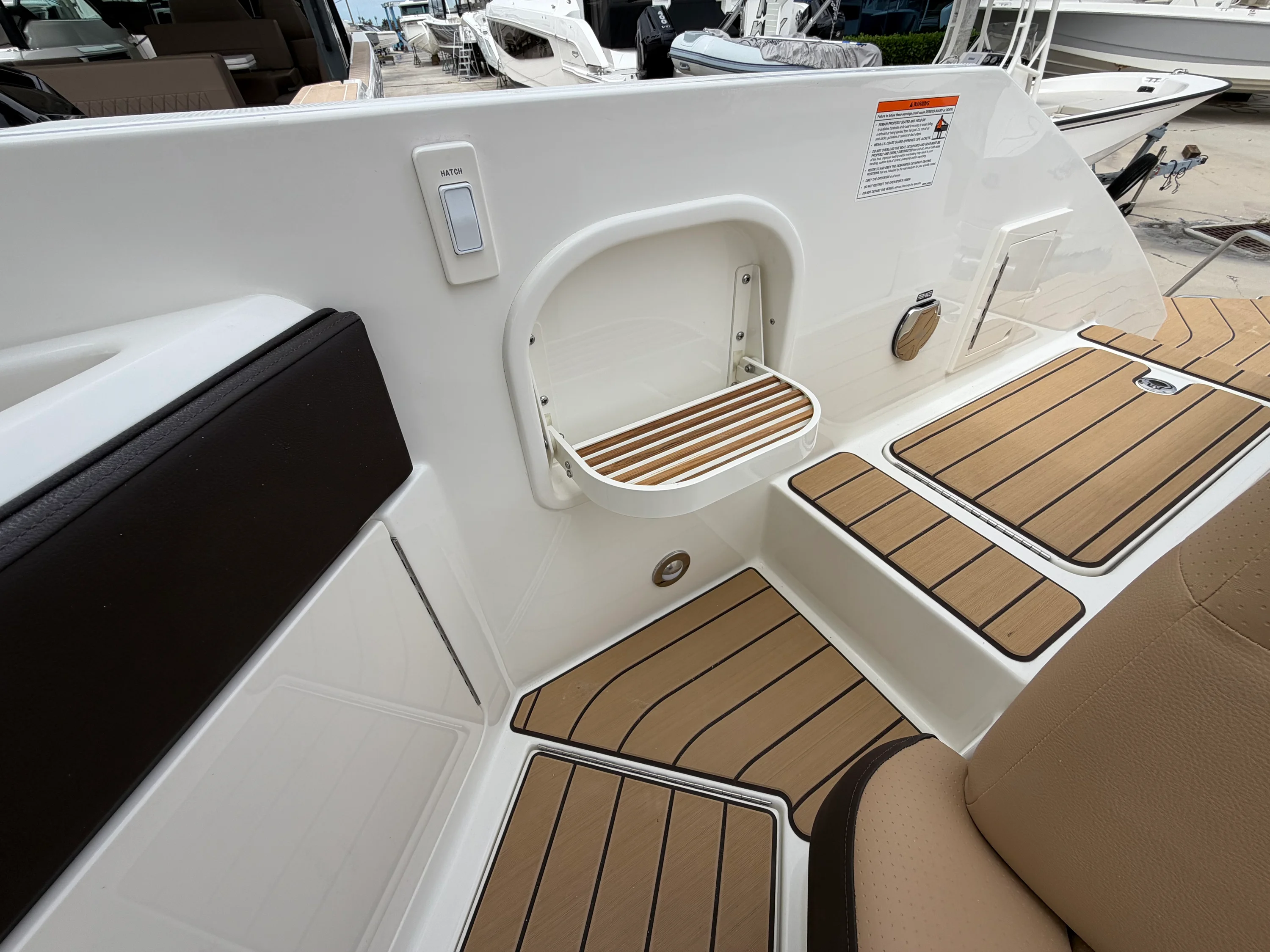 2026 Sea Ray SLX 310 Outboard Image Thumbnail #9