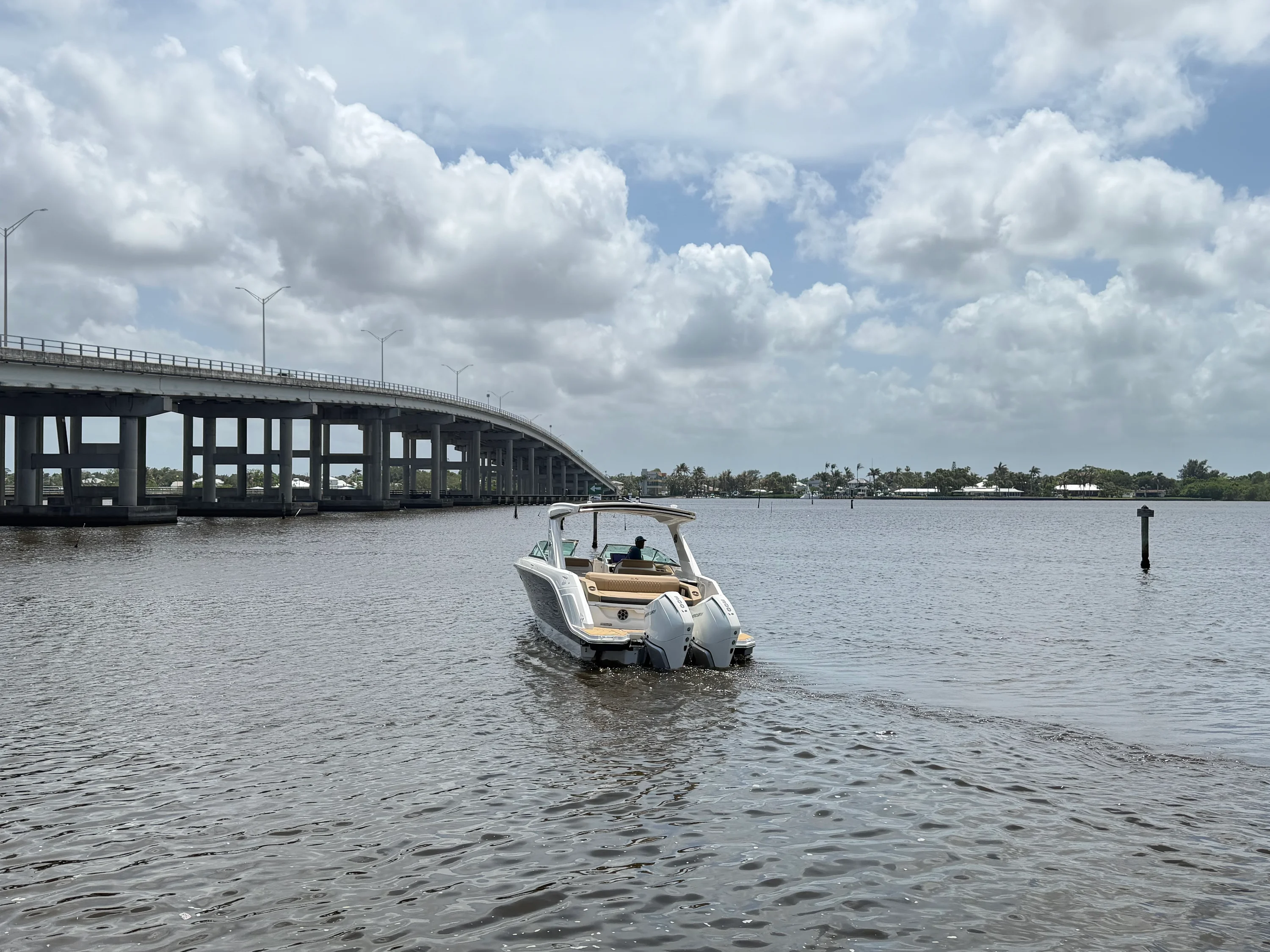 2026 Sea Ray SLX 310 Outboard Image Thumbnail #3