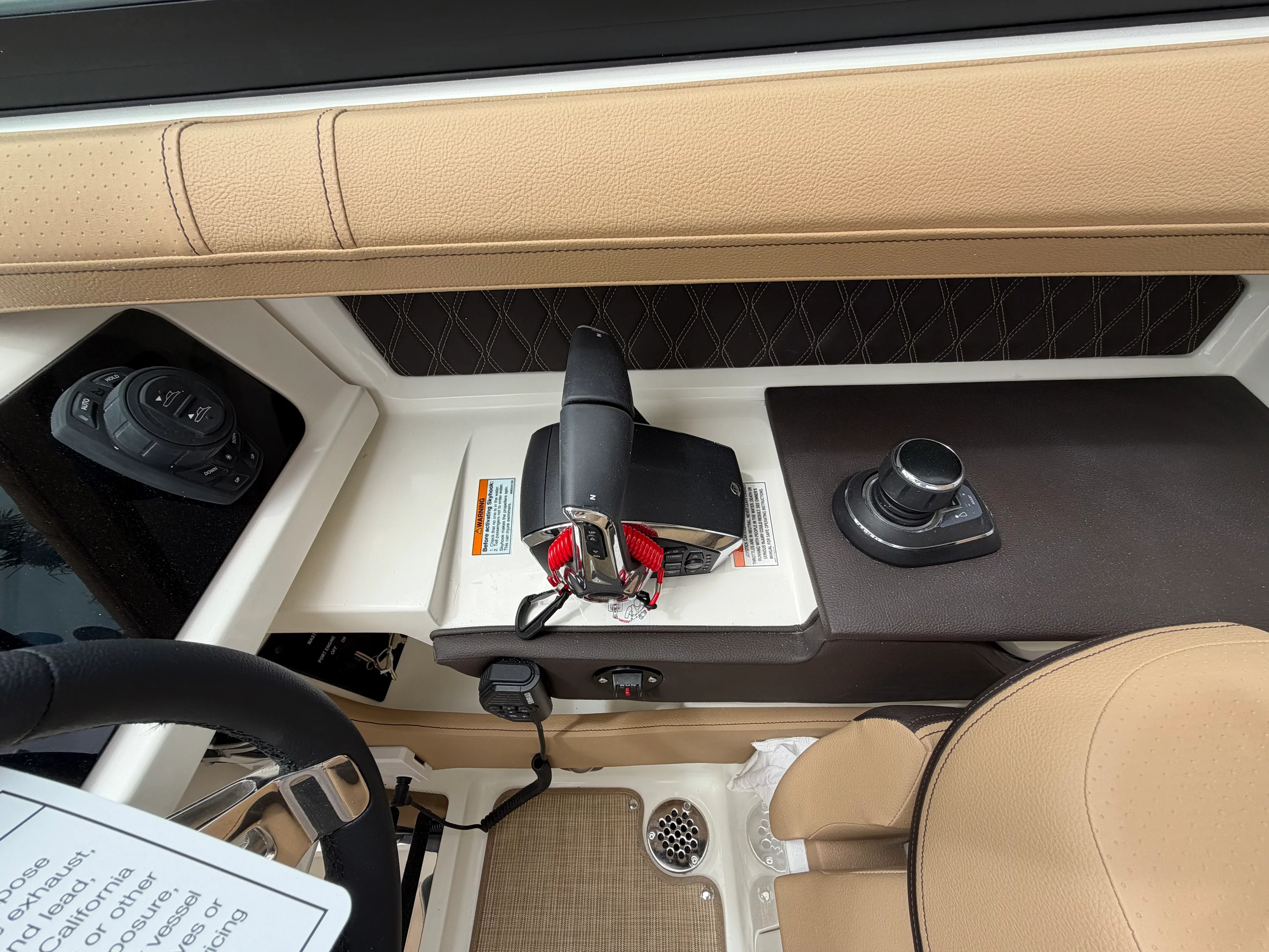 2026 Sea Ray SLX 310 Outboard Image Thumbnail #36