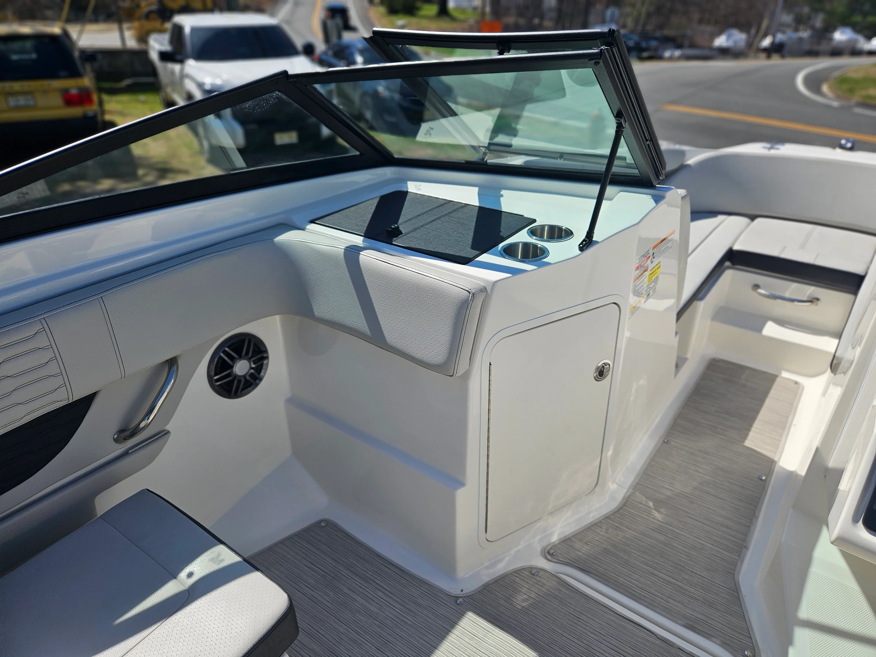 2023 Sea Ray 21 SPX OB Image Thumbnail #8