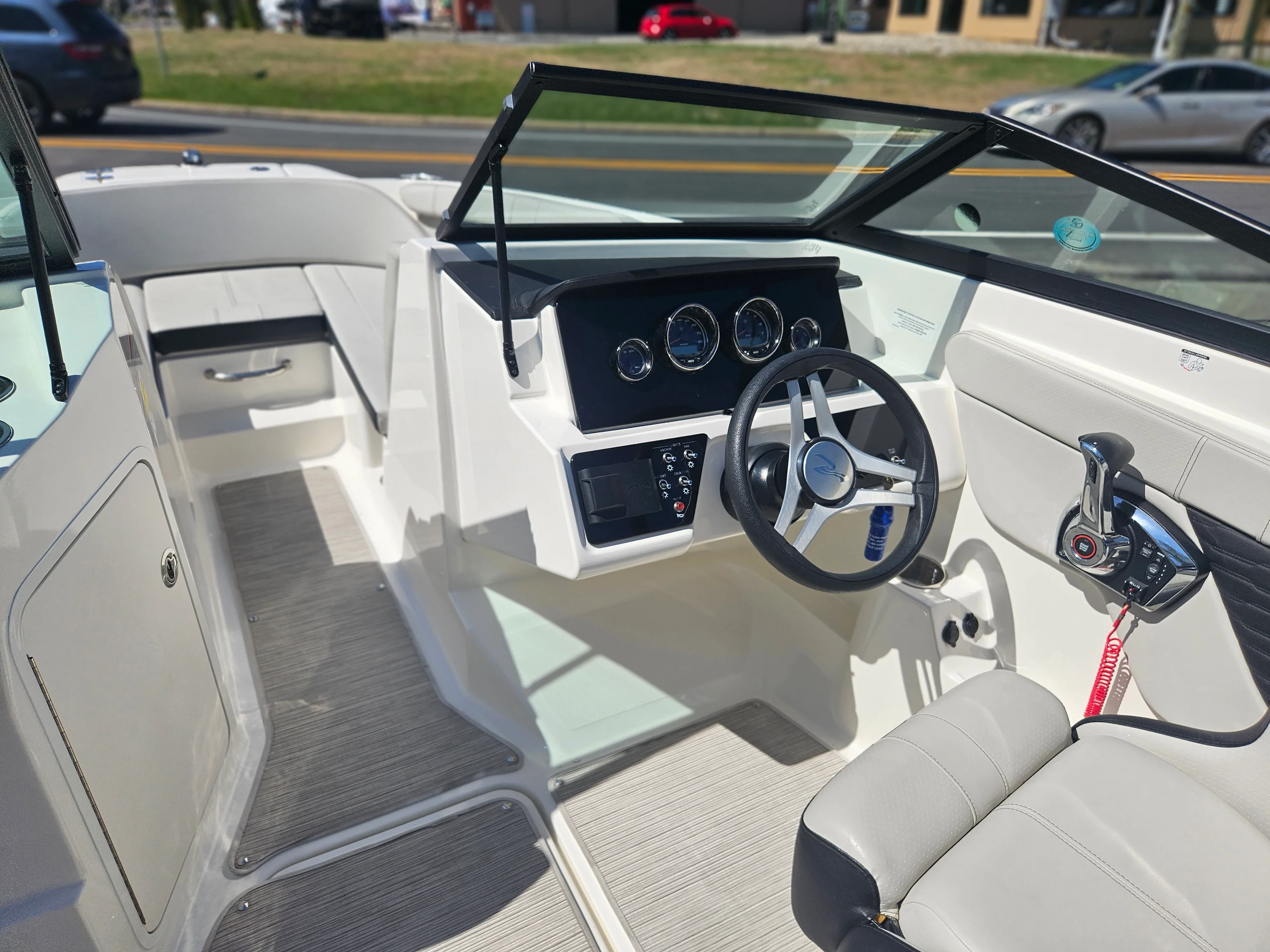 2023 Sea Ray 21 SPX OB Image Thumbnail #9