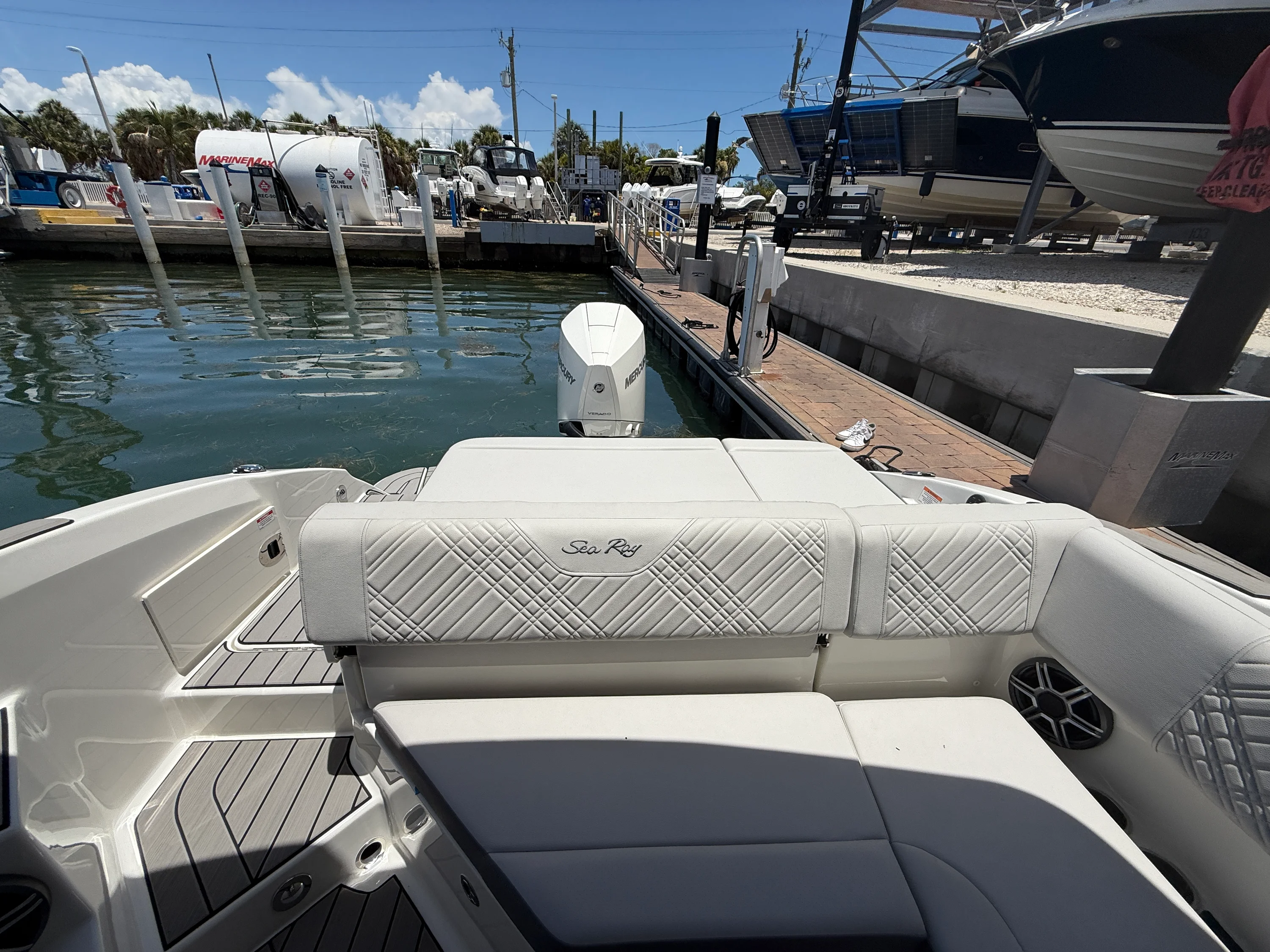 2026 Sea Ray SDX 270 Outboard Image Thumbnail #25