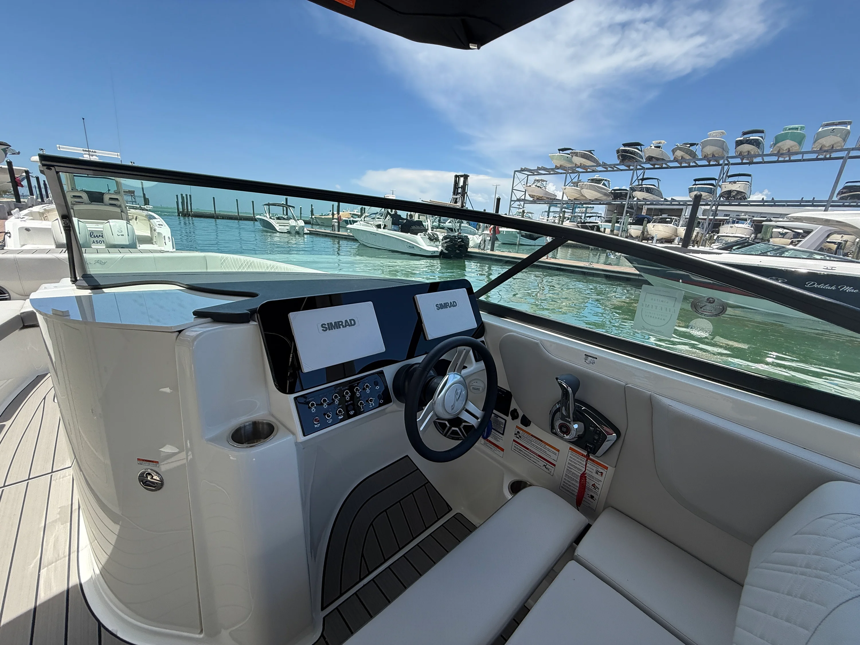 2026 Sea Ray SDX 270 Outboard Image Thumbnail #12