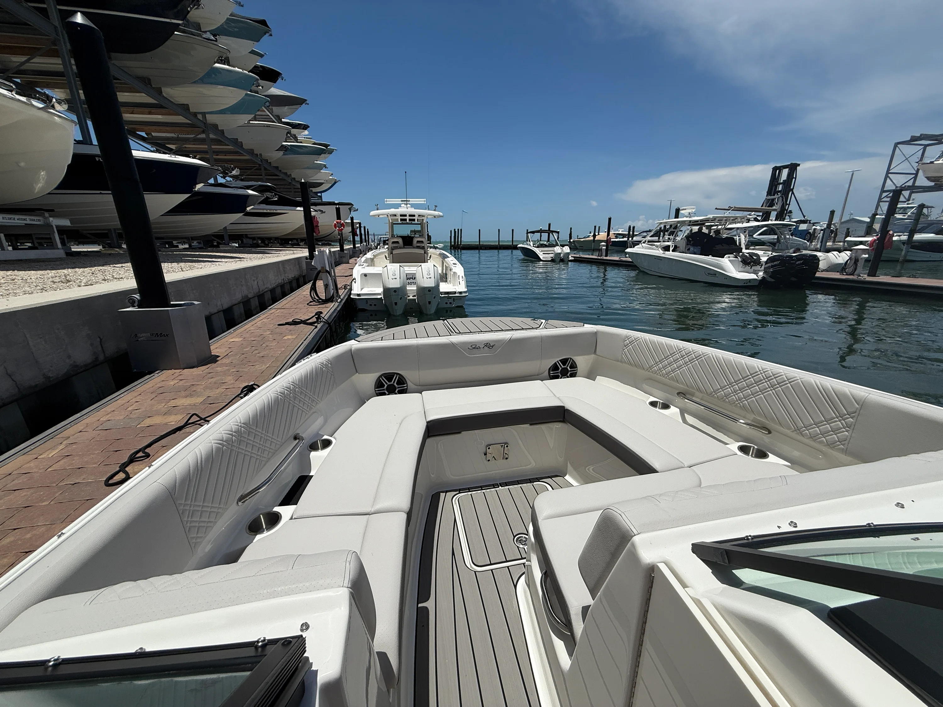 2026 Sea Ray SDX 270 Outboard Image Thumbnail #5