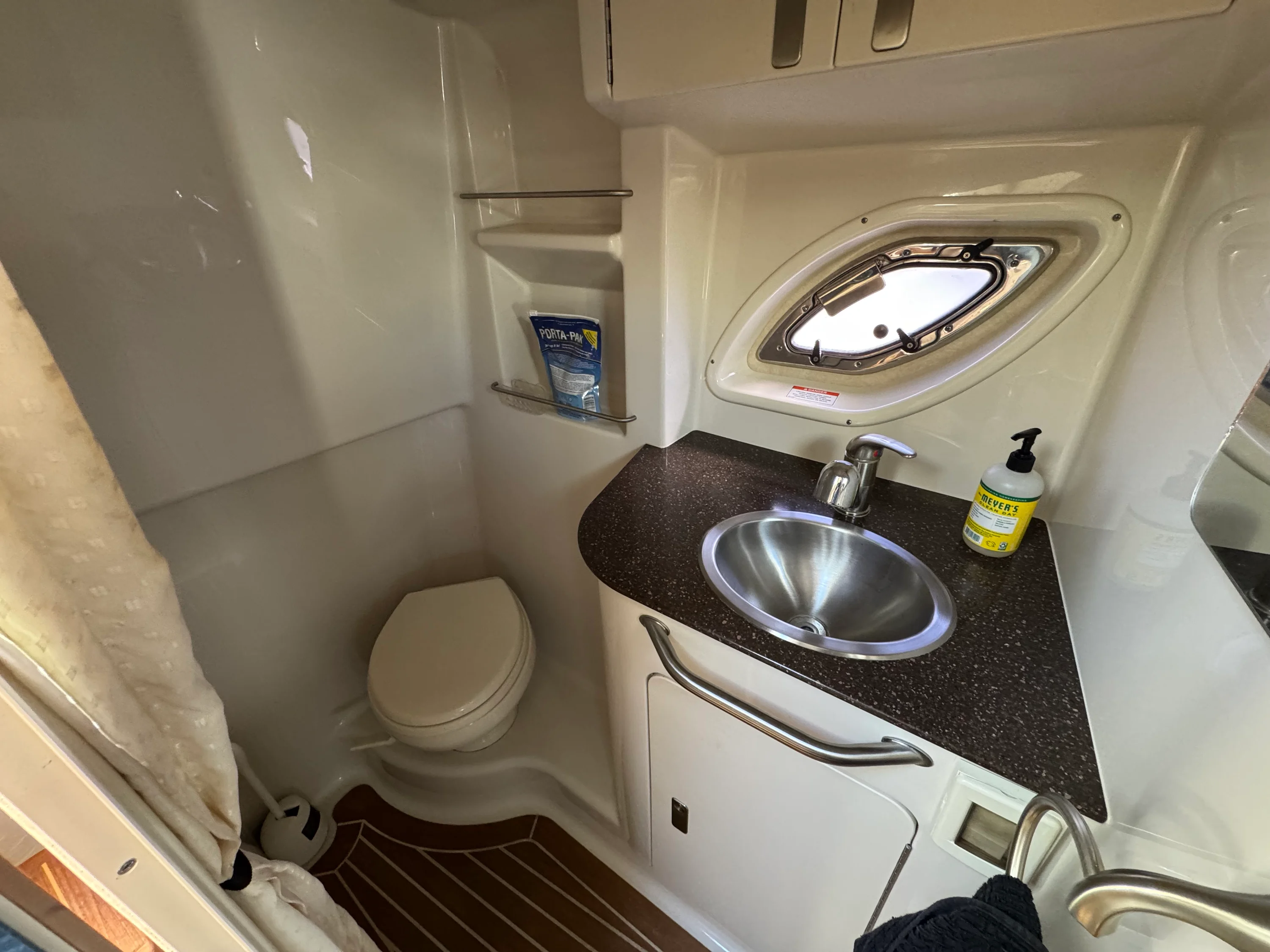 2012 Sea Ray 330 SUNDANCER Image Thumbnail #15