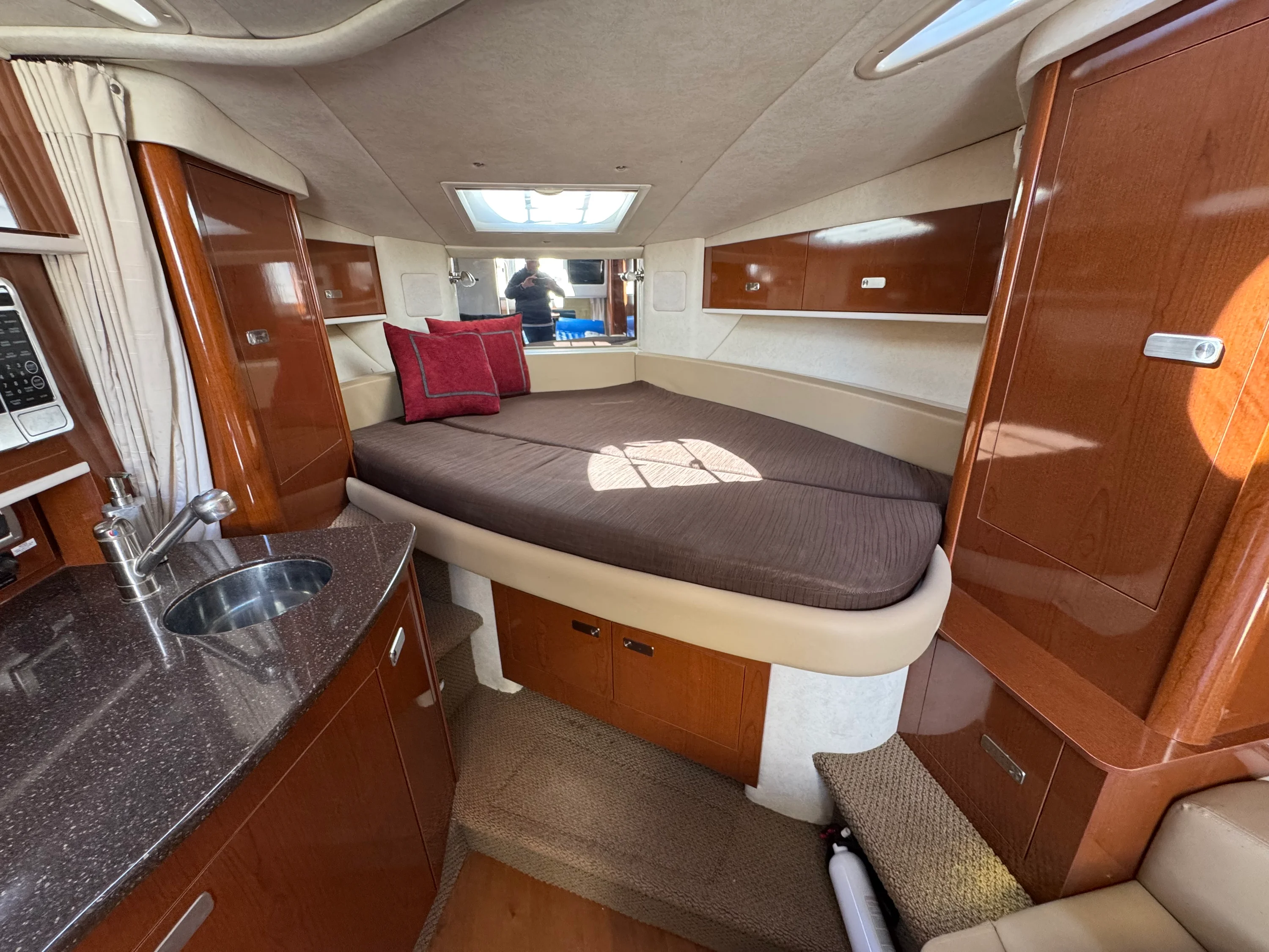 2012 Sea Ray 330 SUNDANCER Image Thumbnail #19