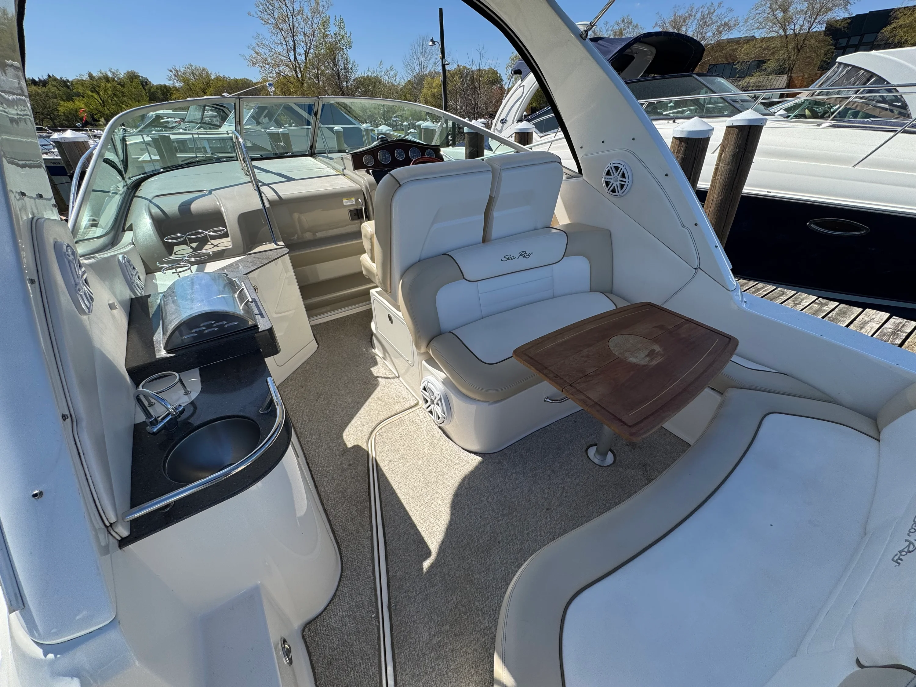 2012 Sea Ray 330 SUNDANCER Image Thumbnail #7