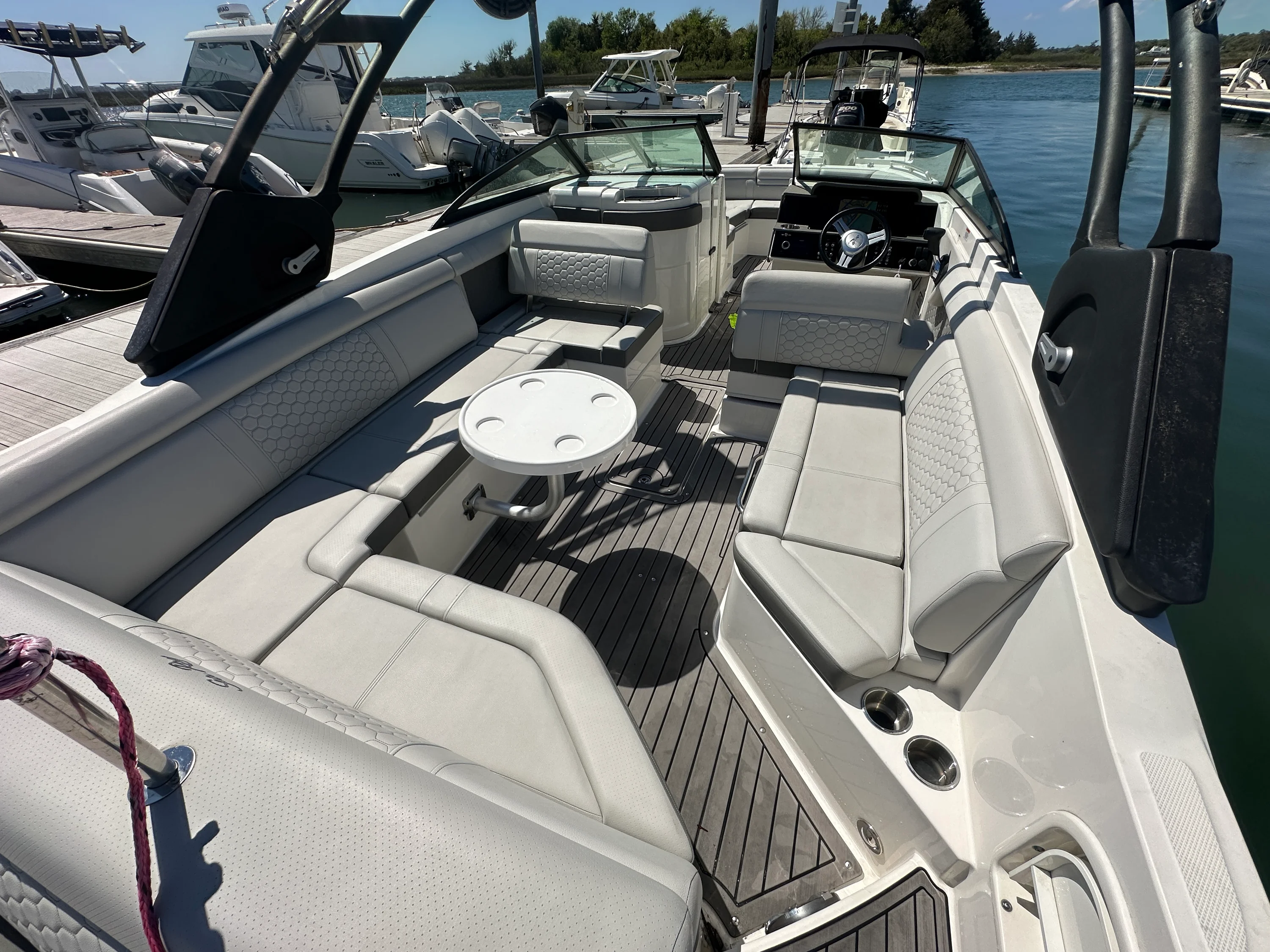 2022 Sea Ray SDX 270 OB Image Thumbnail #3