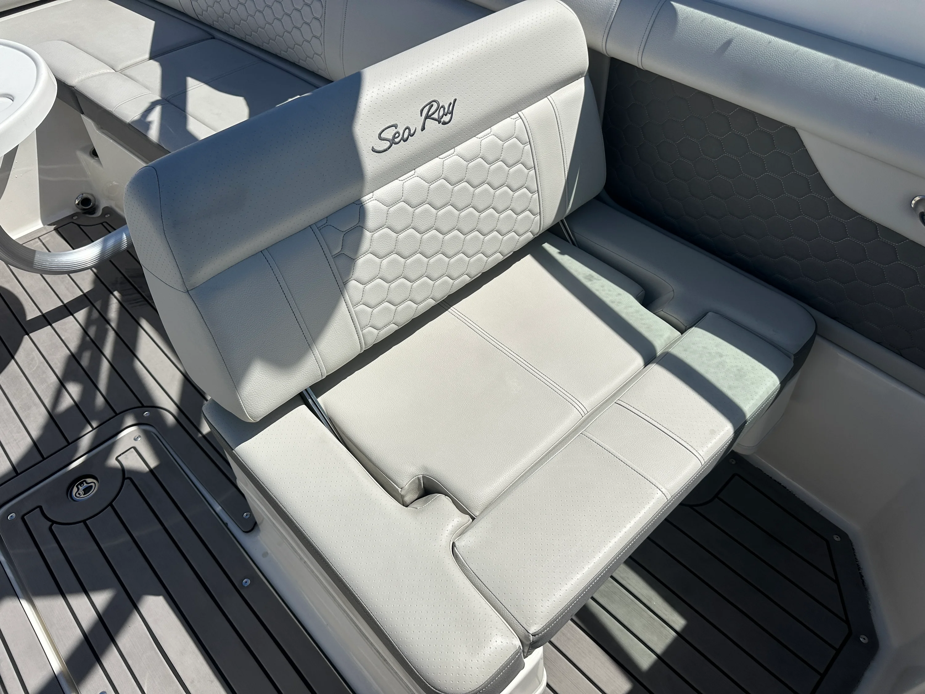 2022 Sea Ray SDX 270 OB Image Thumbnail #21