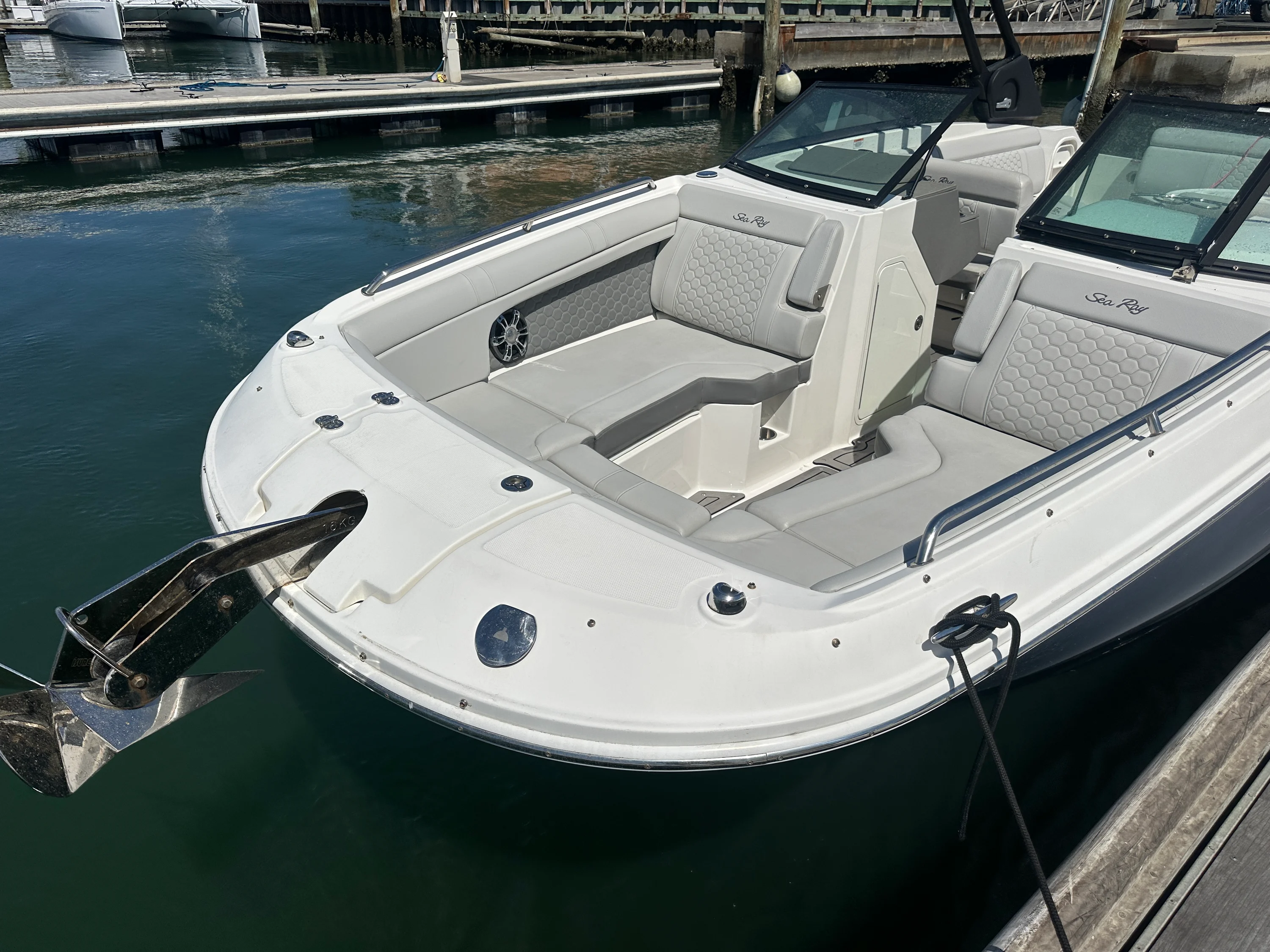 2022 Sea Ray SDX 270 OB Image Thumbnail #2