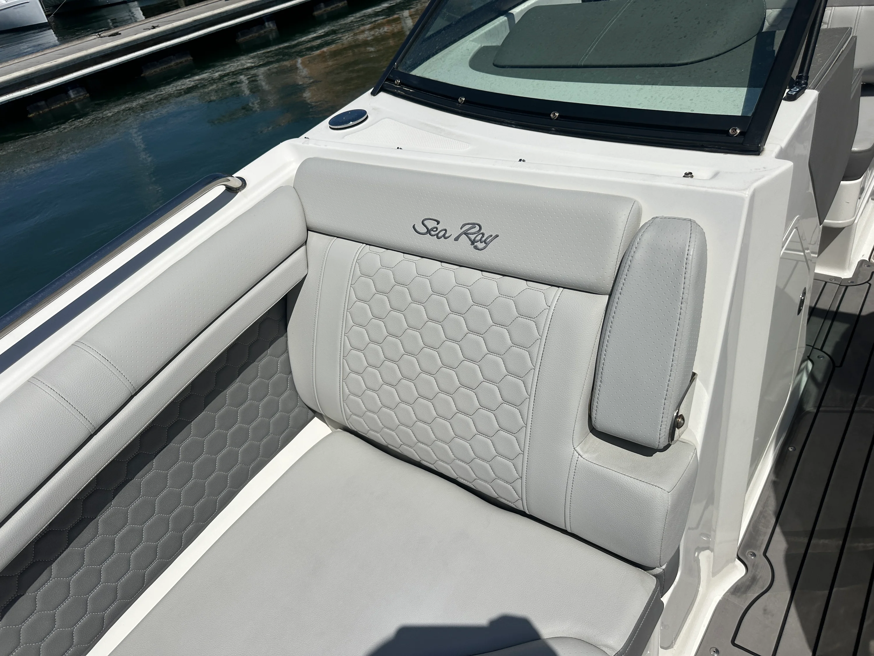 2022 Sea Ray SDX 270 OB Image Thumbnail #16