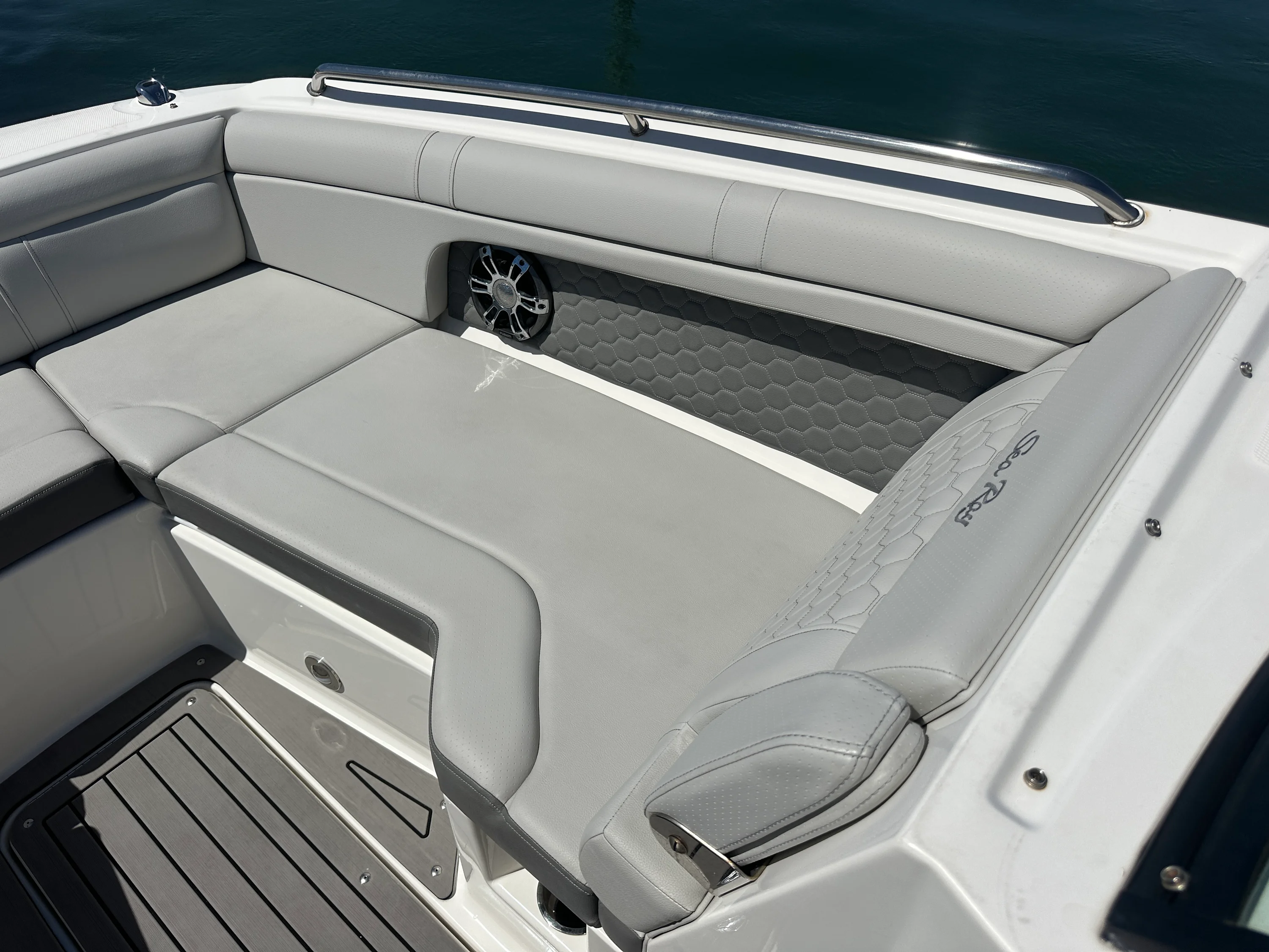 2022 Sea Ray SDX 270 OB Image Thumbnail #12