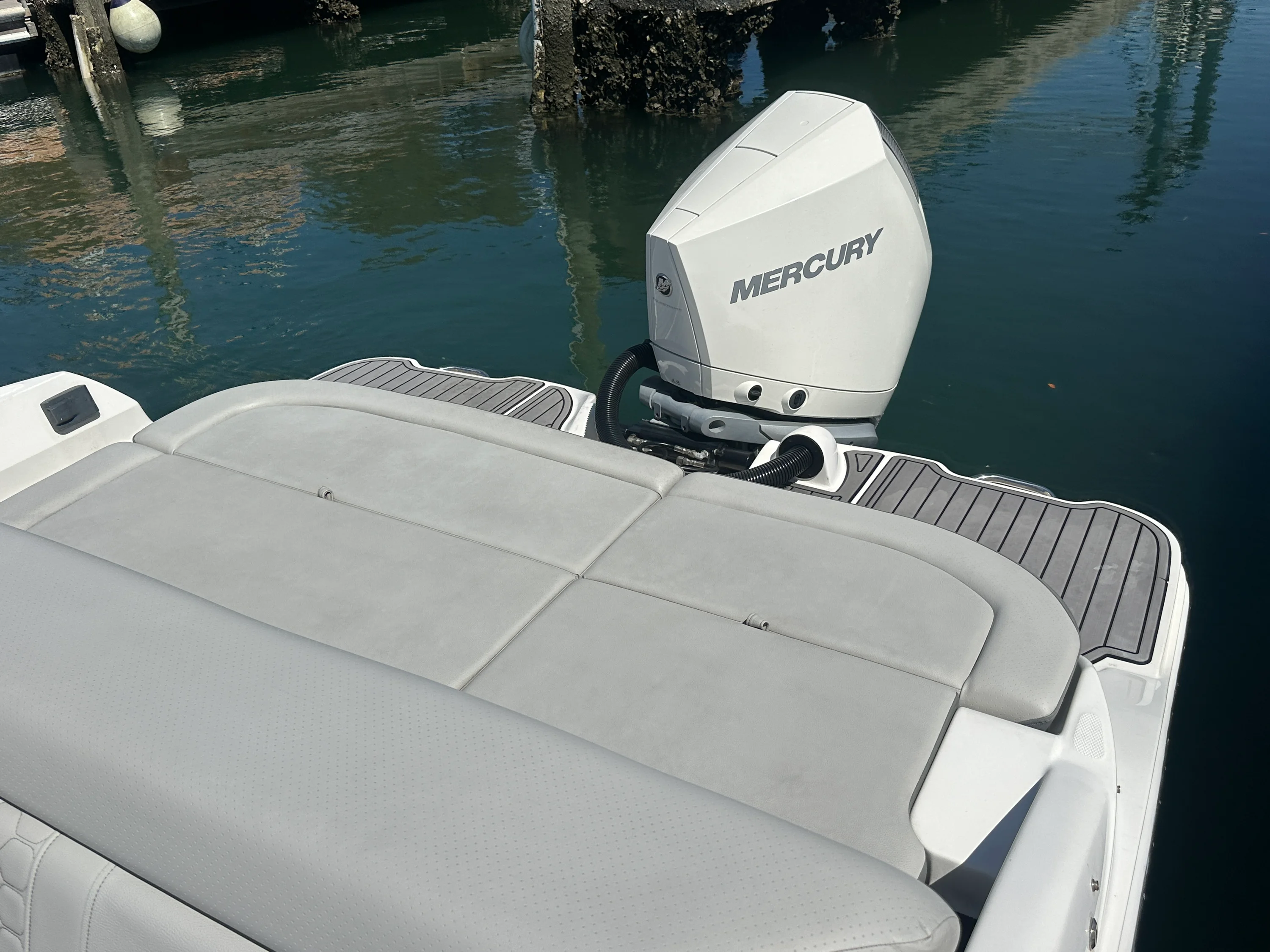 2022 Sea Ray SDX 270 OB Image Thumbnail #25